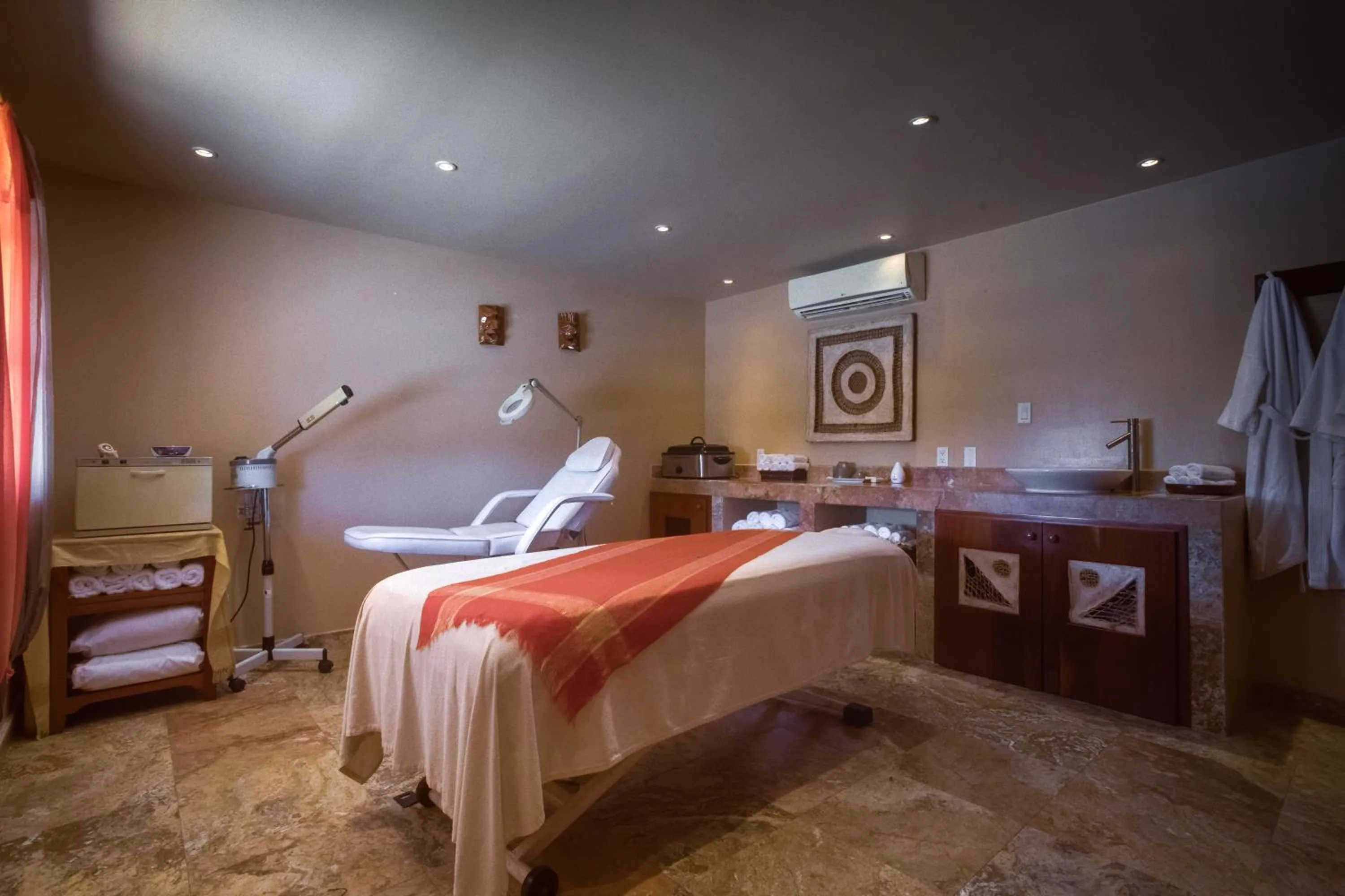 Spa and wellness centre/facilities, Bed in Placencia Resort
