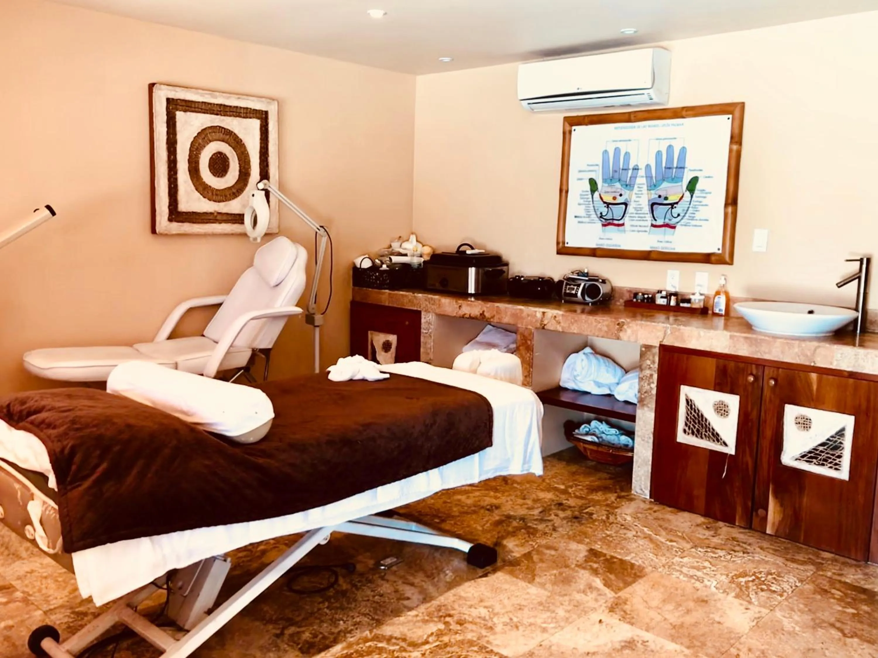 Massage, Bed in Placencia Resort