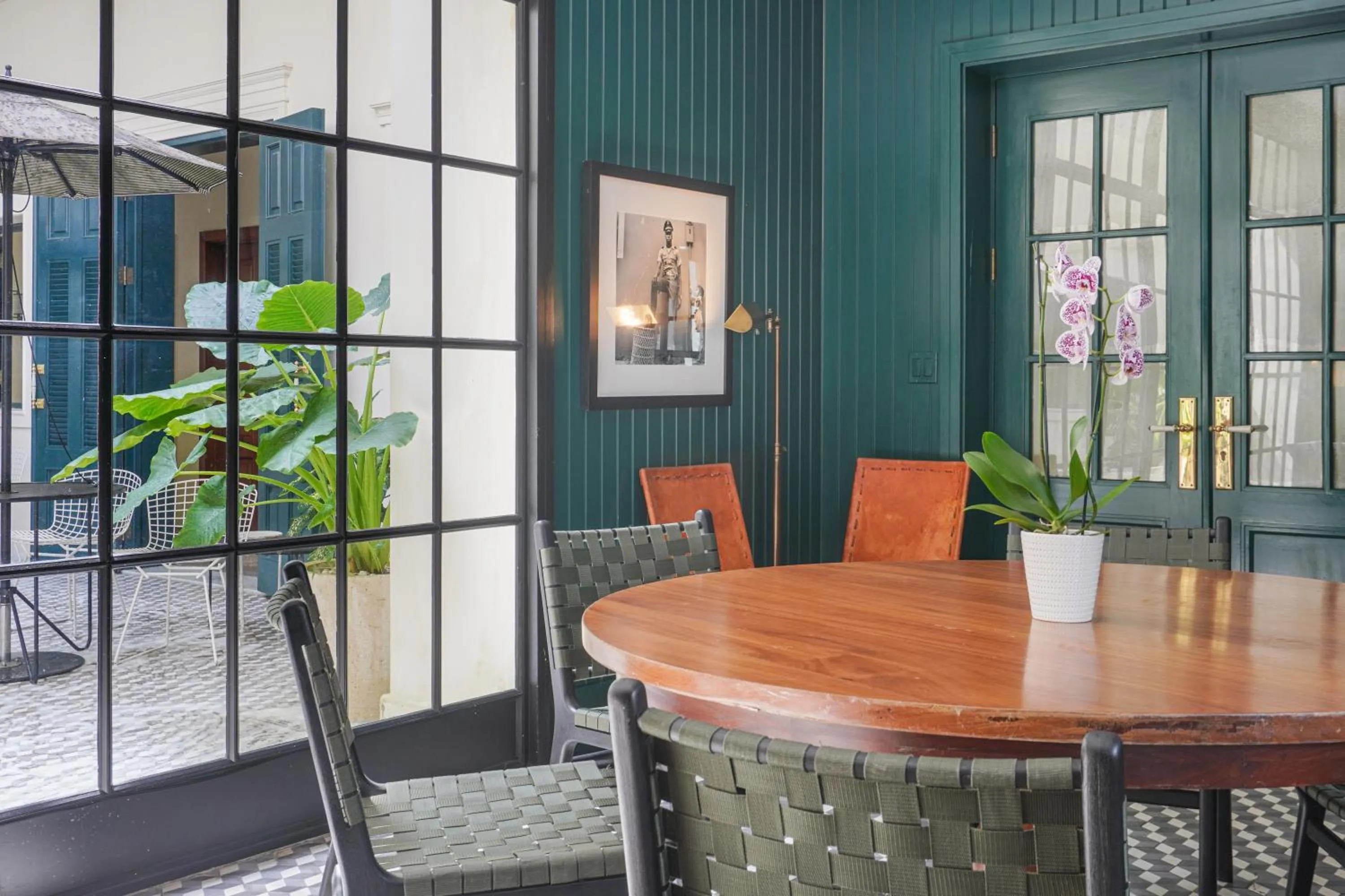 Library in American Trade Hotel