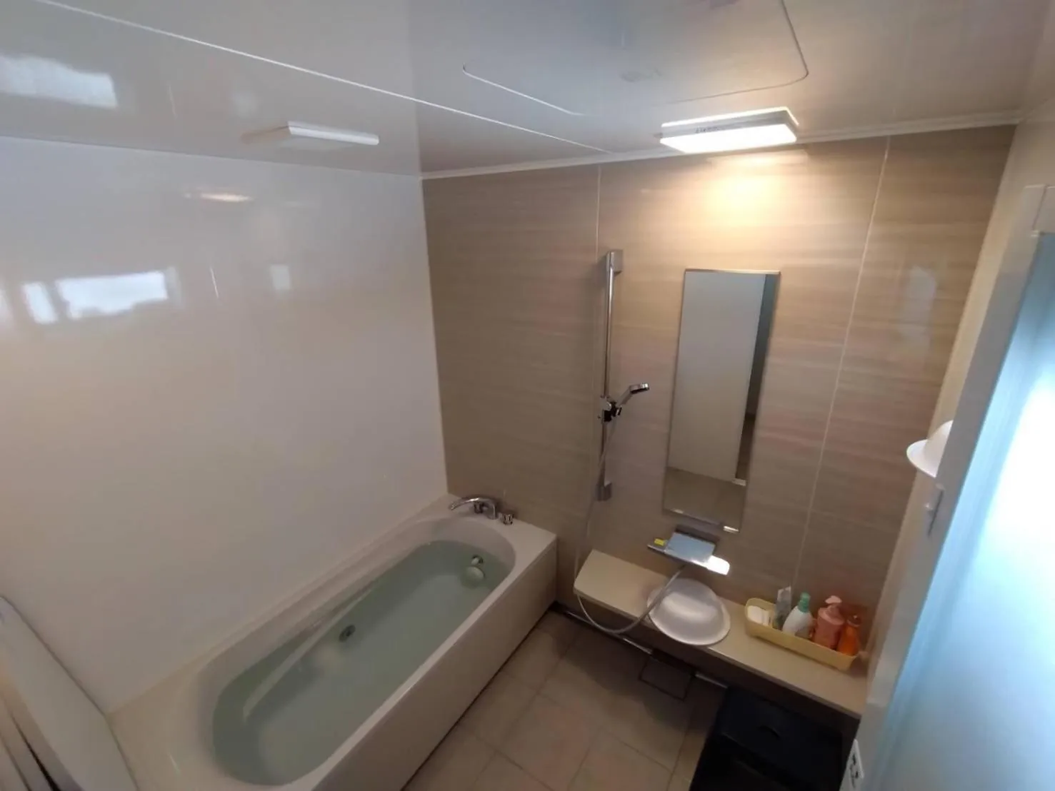 Bathroom in Woody House Kazamidori