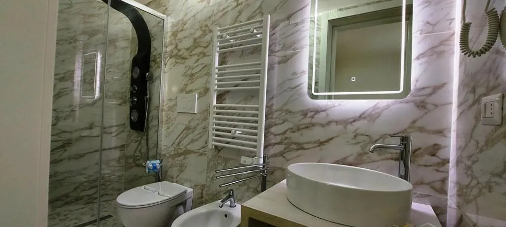 Shower in IL GIGLIO B&B