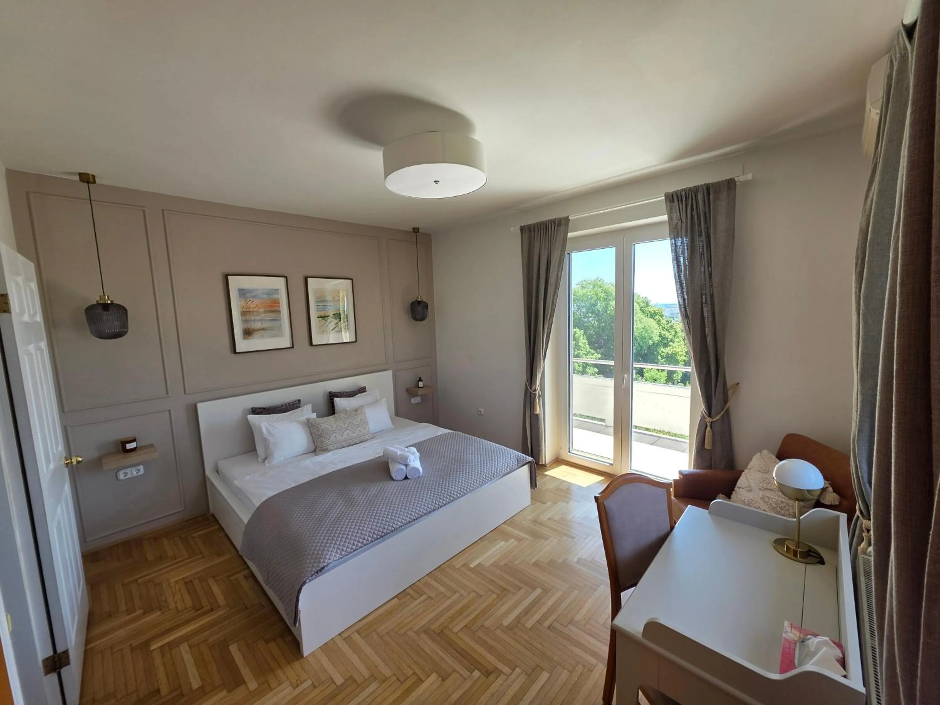 Grand Terrace Apartment with AC & heating