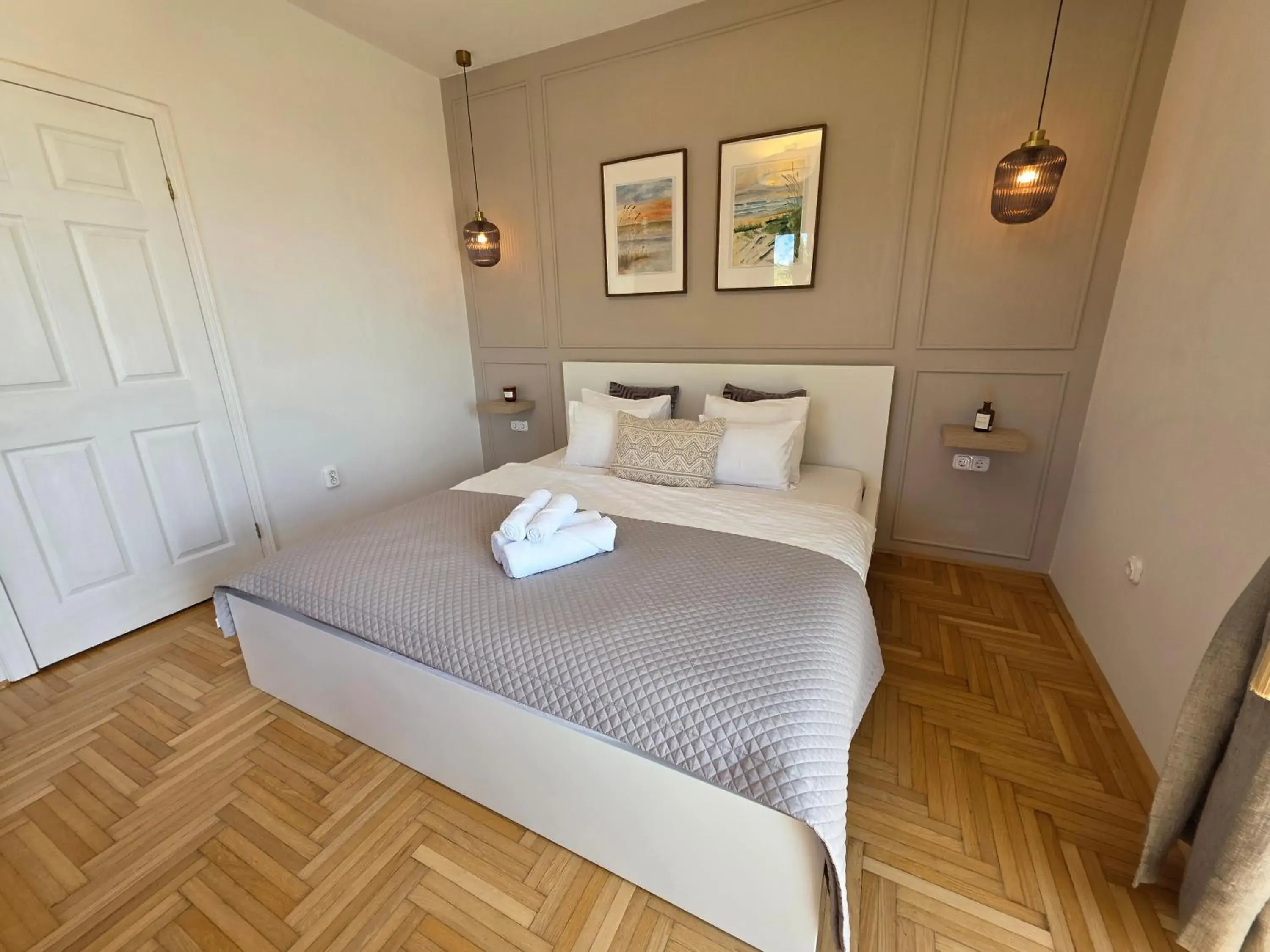 Grand Terrace Apartment with AC & heating Grand Terrace Apartment with AC & heating