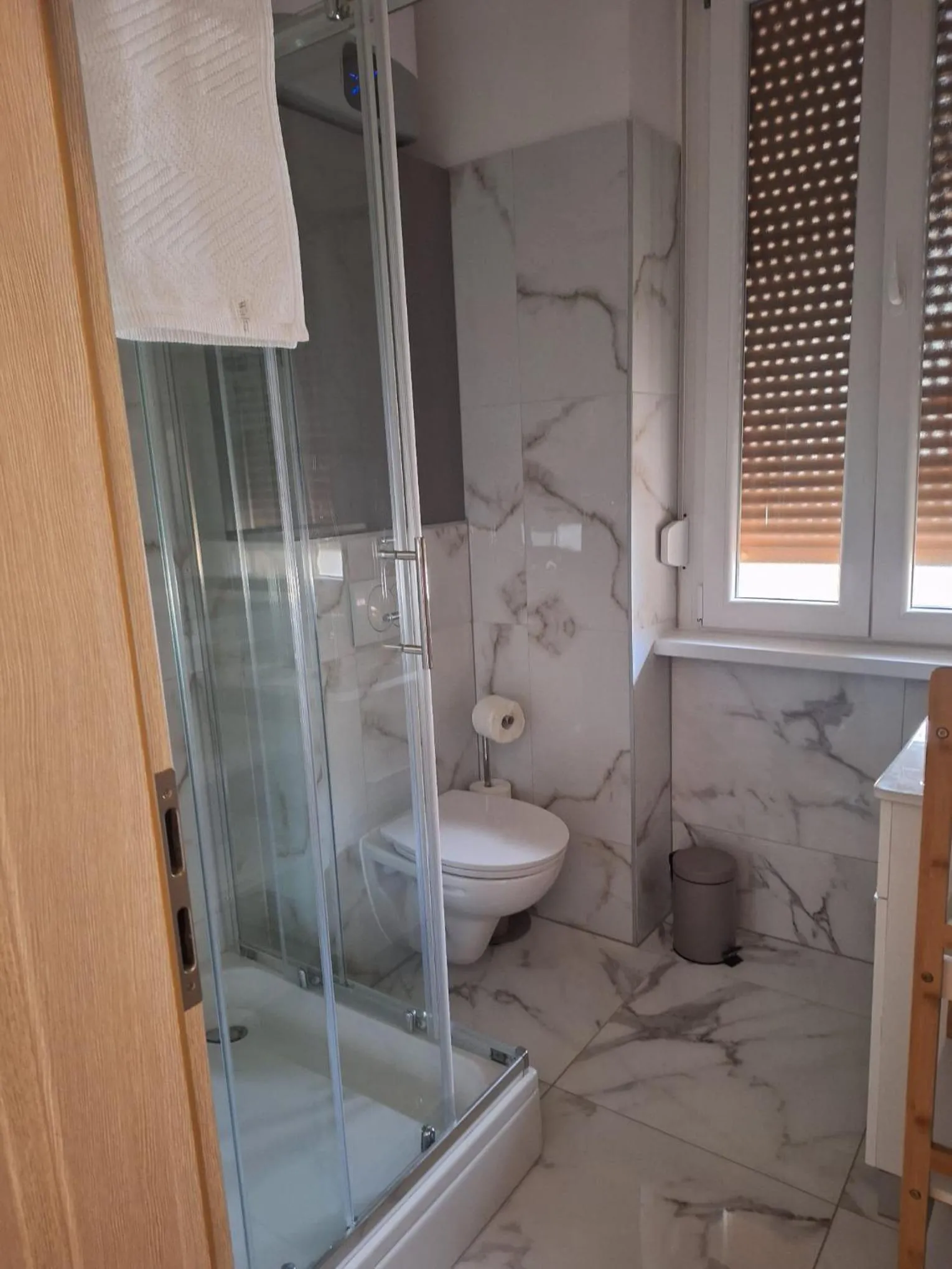 Shower in Emi Luxury Apartments