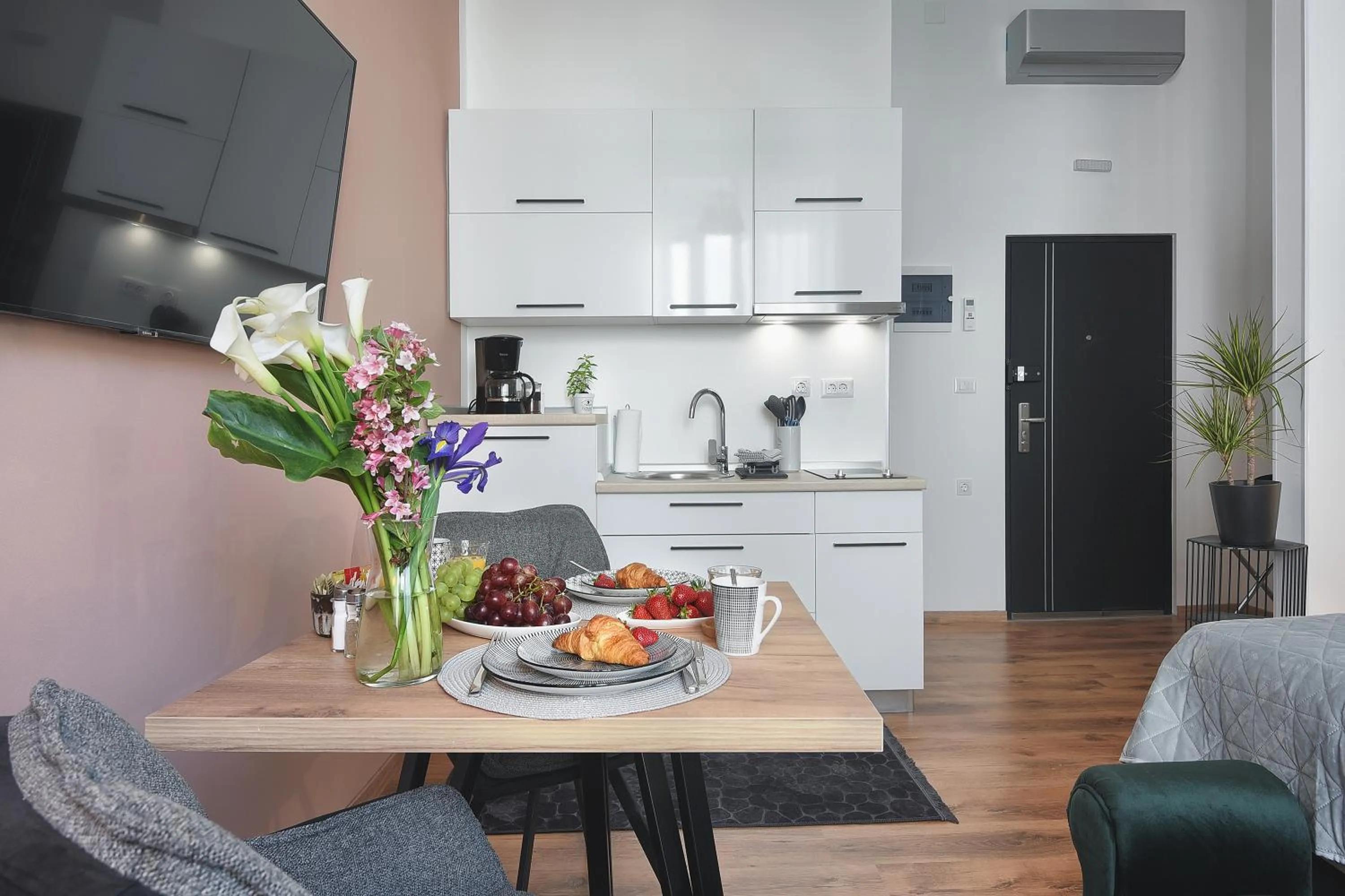 Dining area in Emi Luxury Apartments