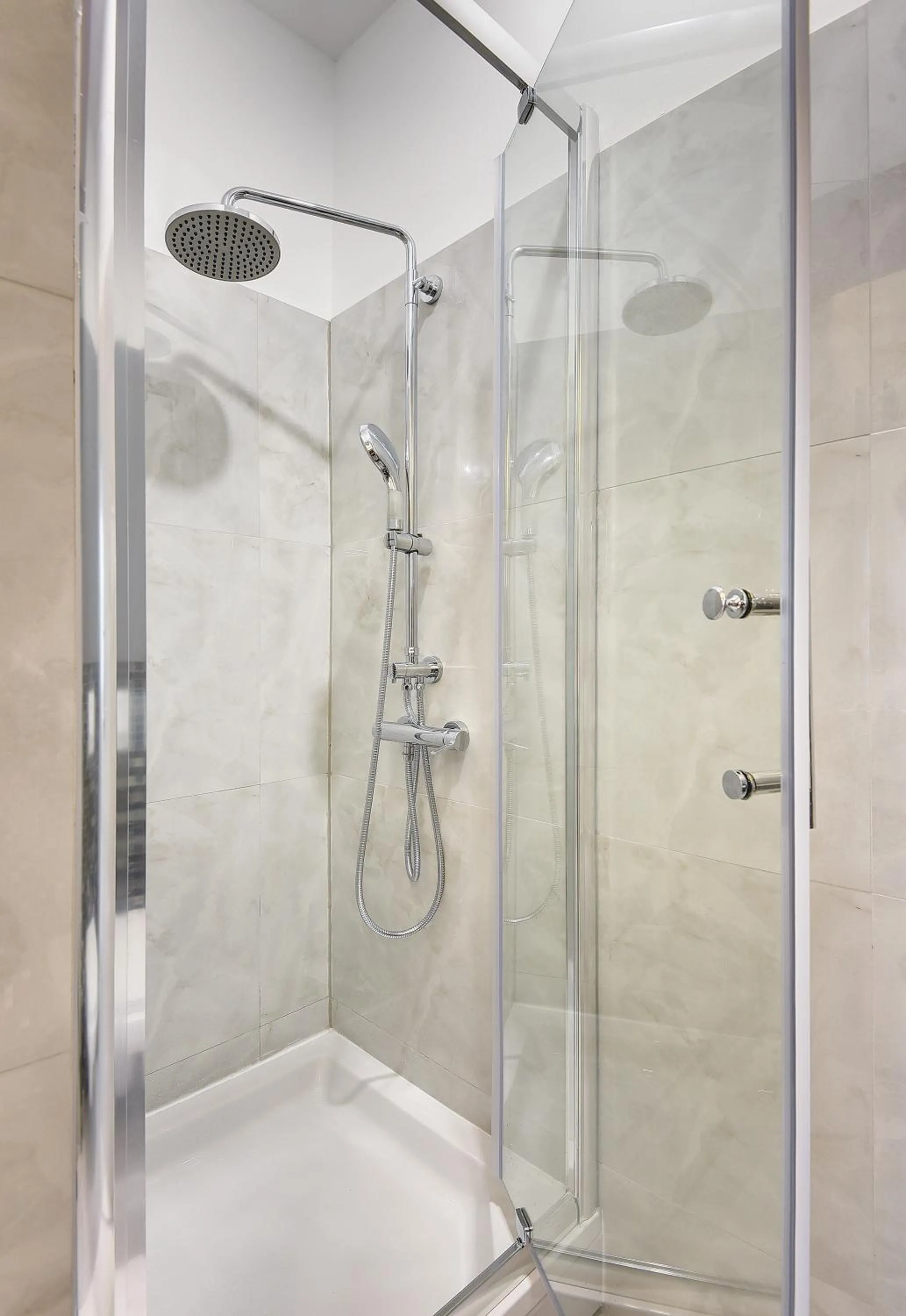 Shower in Emi Luxury Apartments