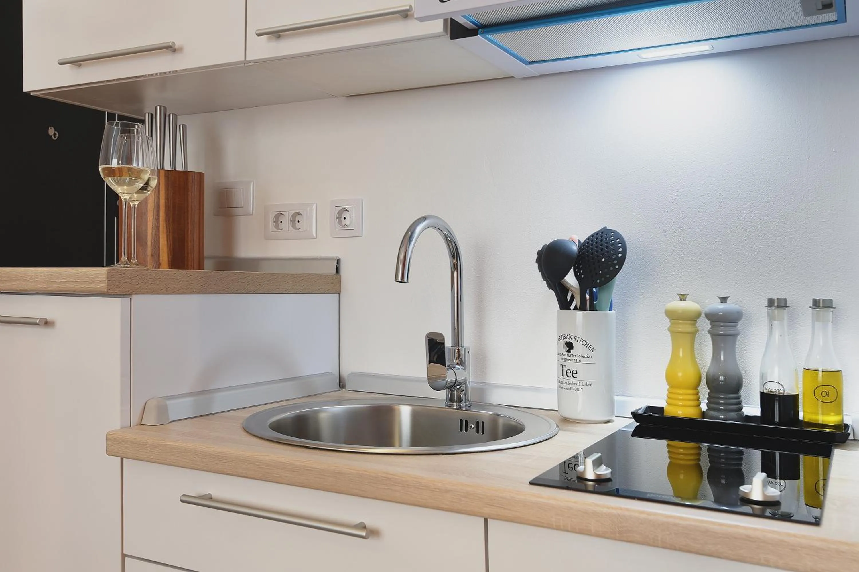 Kitchen or kitchenette in Emi Luxury Apartments