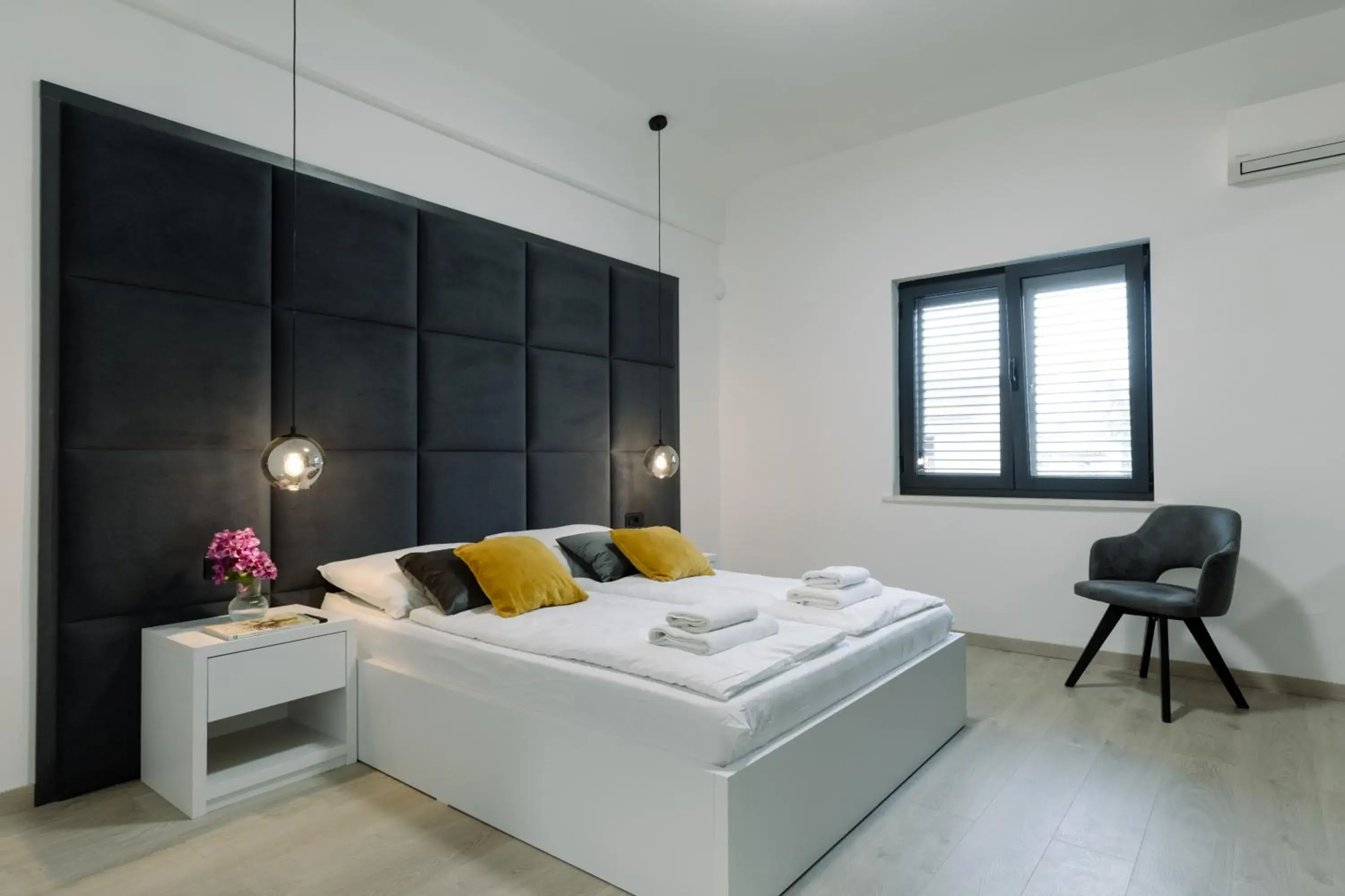 Deluxe Double Room in Boutique Suites Joyce Medulin with free parking Deluxe Double Room in Boutique Suites Joyce Medulin with free parking