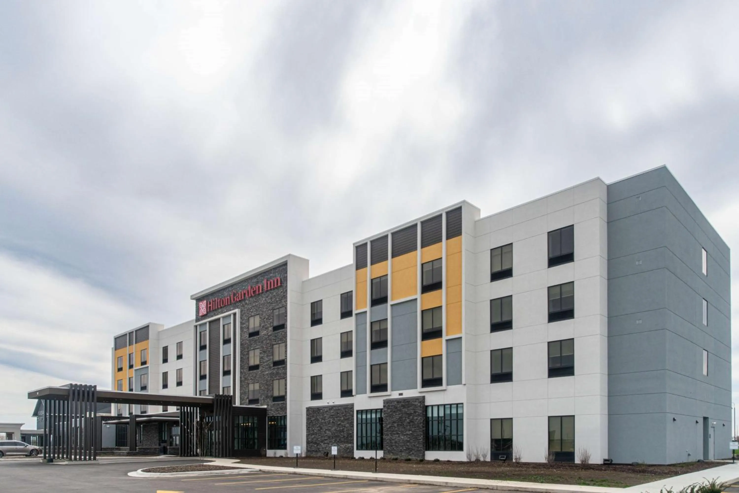 Property building in Hilton Garden Inn Mattoon, IL