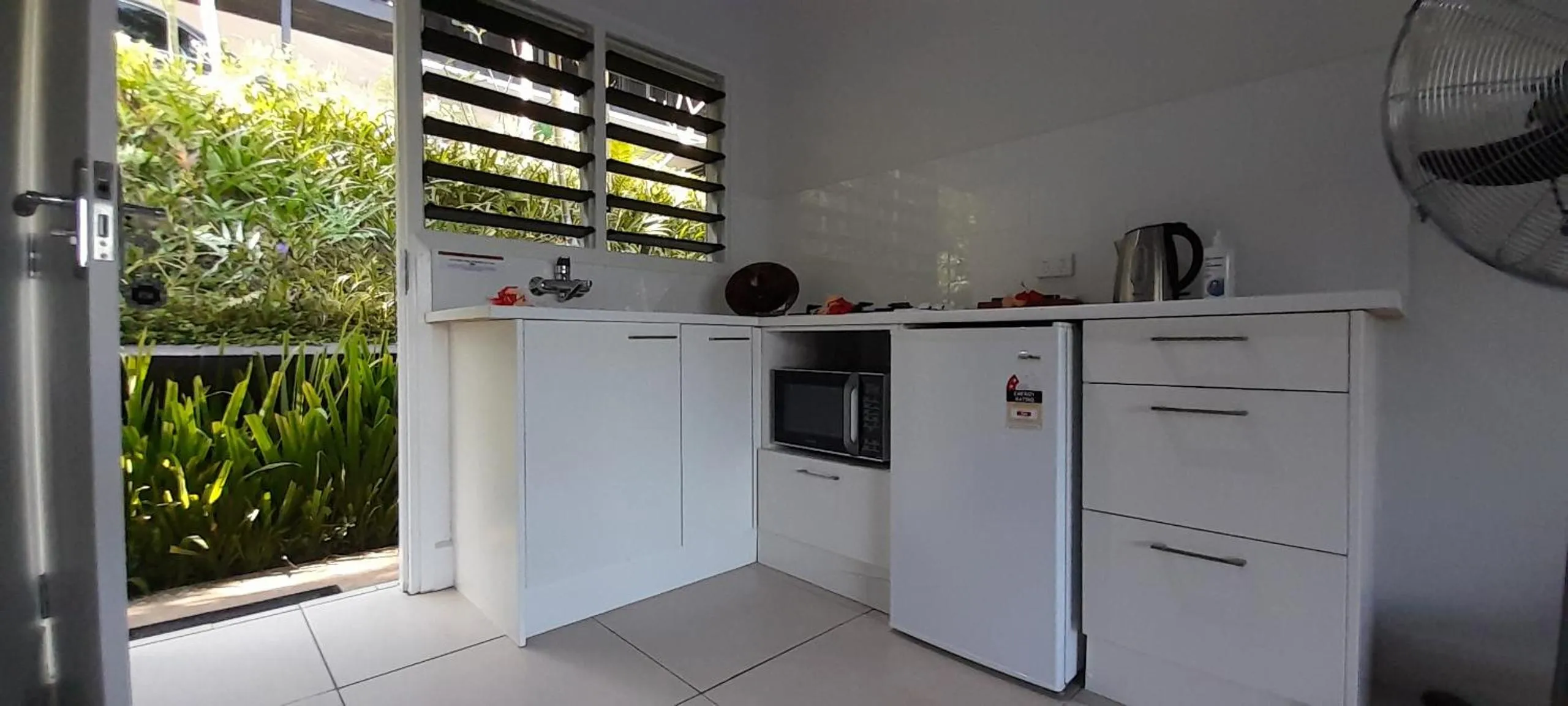 Kitchen or kitchenette in Kaila Na Ua Resort