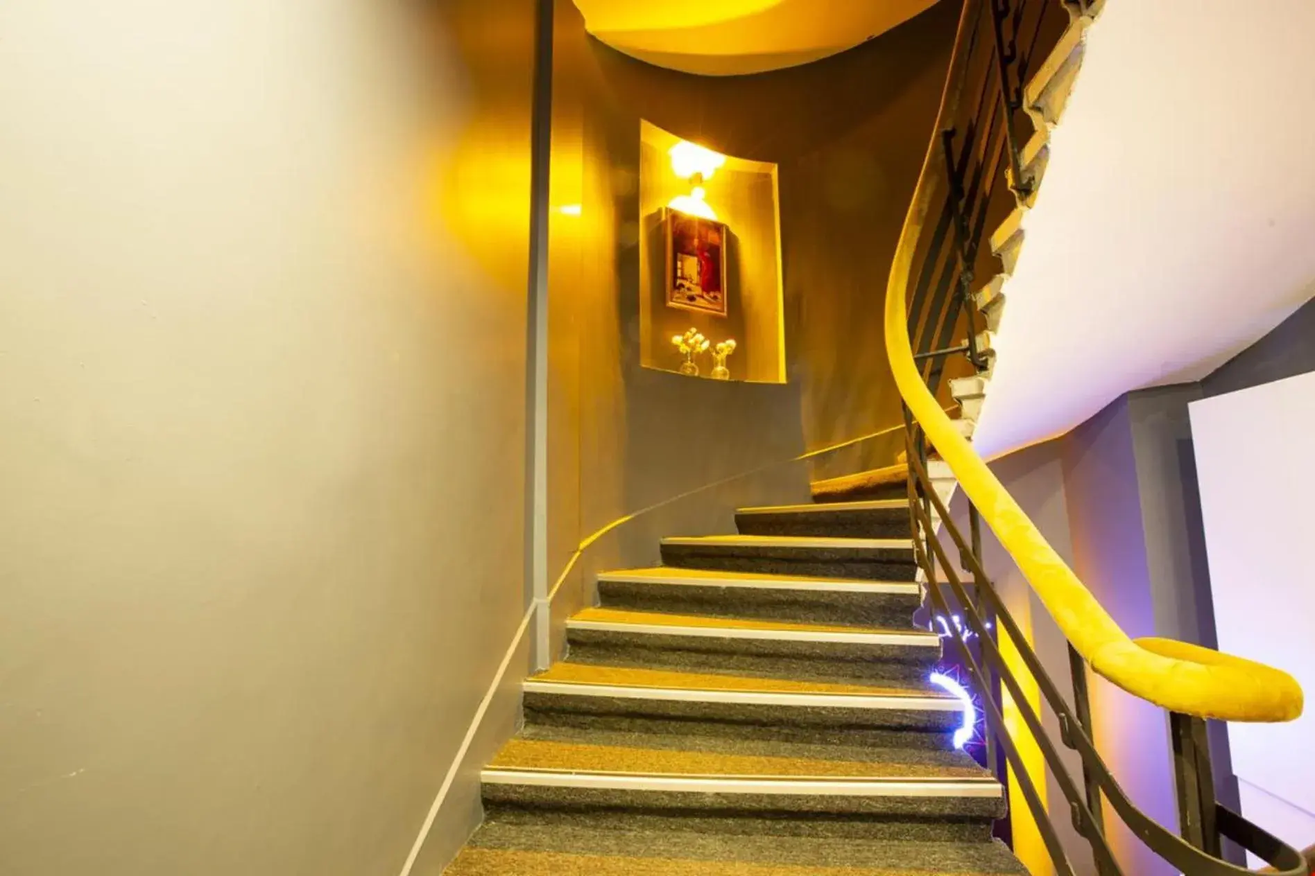 Property building in Taksim Leon's Hotel Property building in Taksim Leon's Hotel