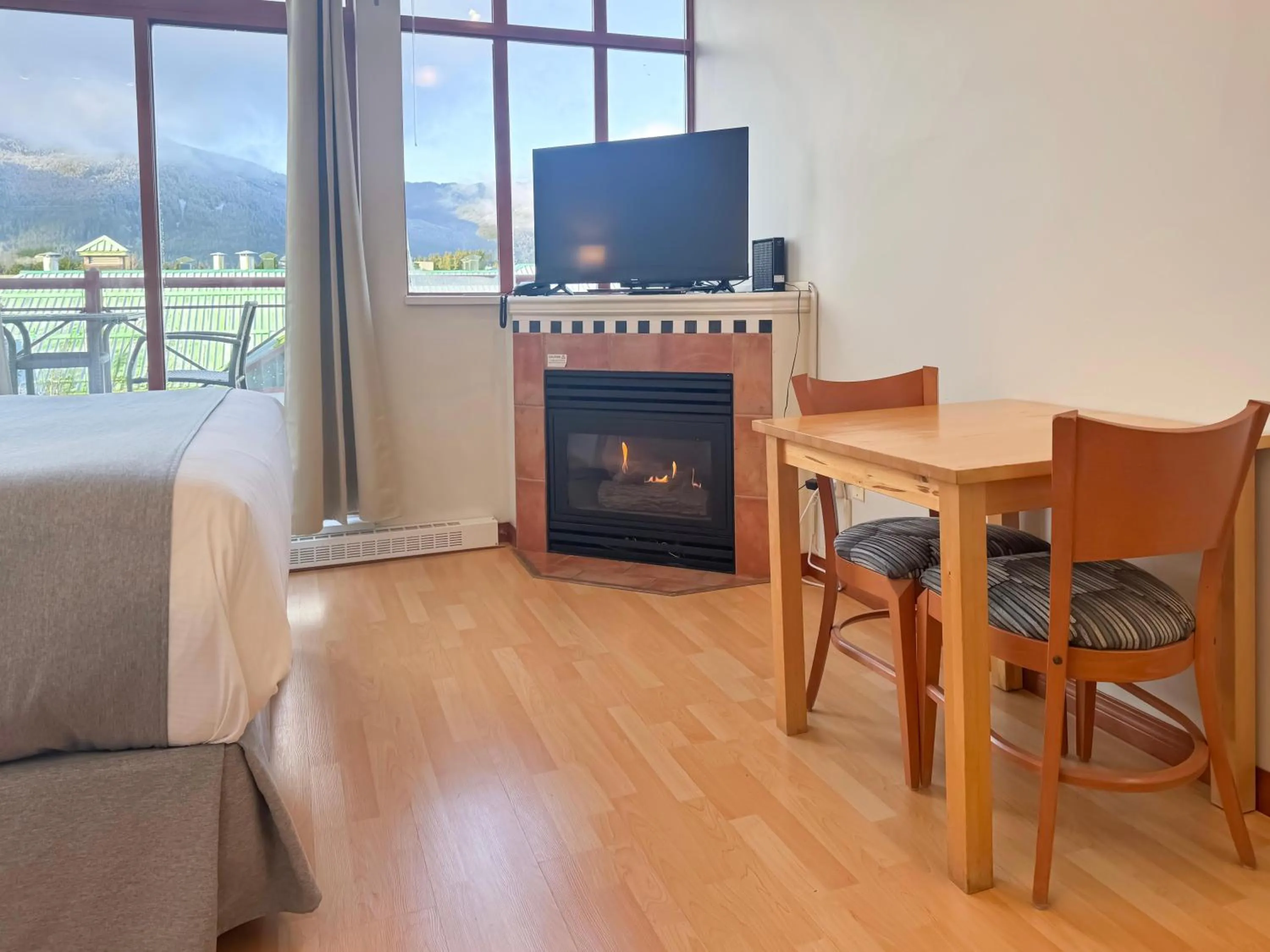 Alpenglow Lodge Rainbow Look Out Studio by MVA