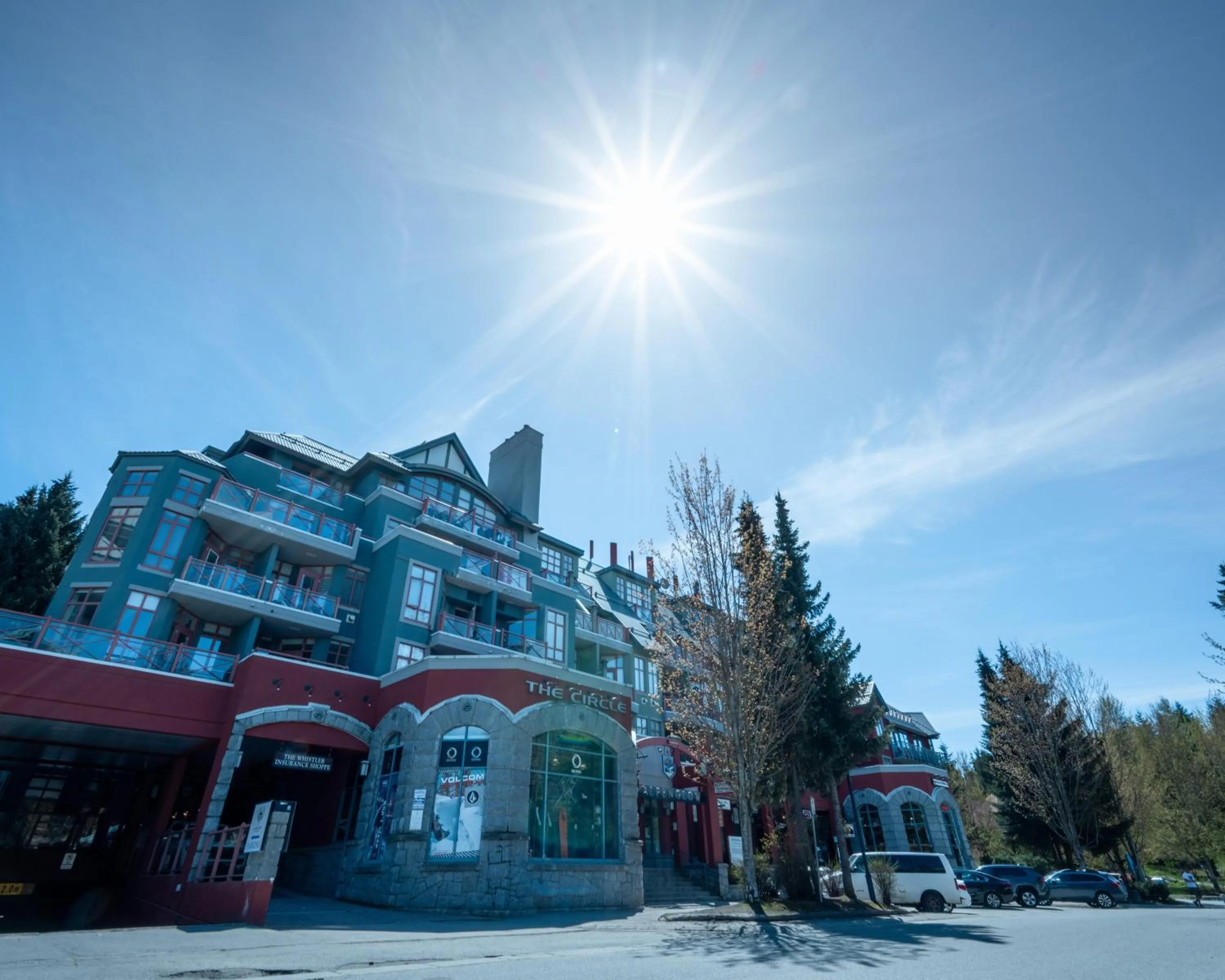Alpenglow Lodge Sunny Studio with Sitting Area by MVA