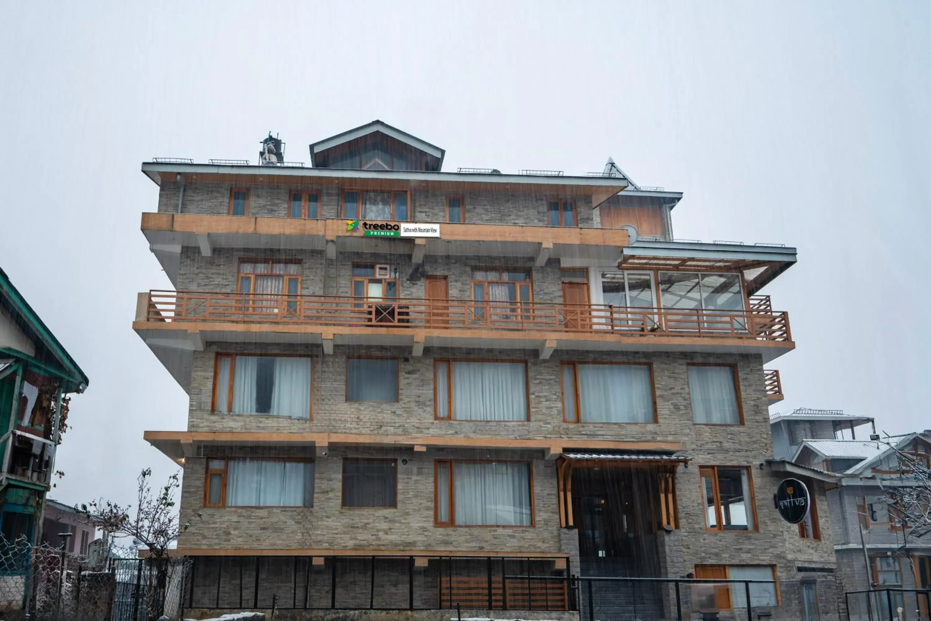 Property building in Treebo Premium Sattva With Mountain View Property building in Treebo Premium Sattva With Mountain View