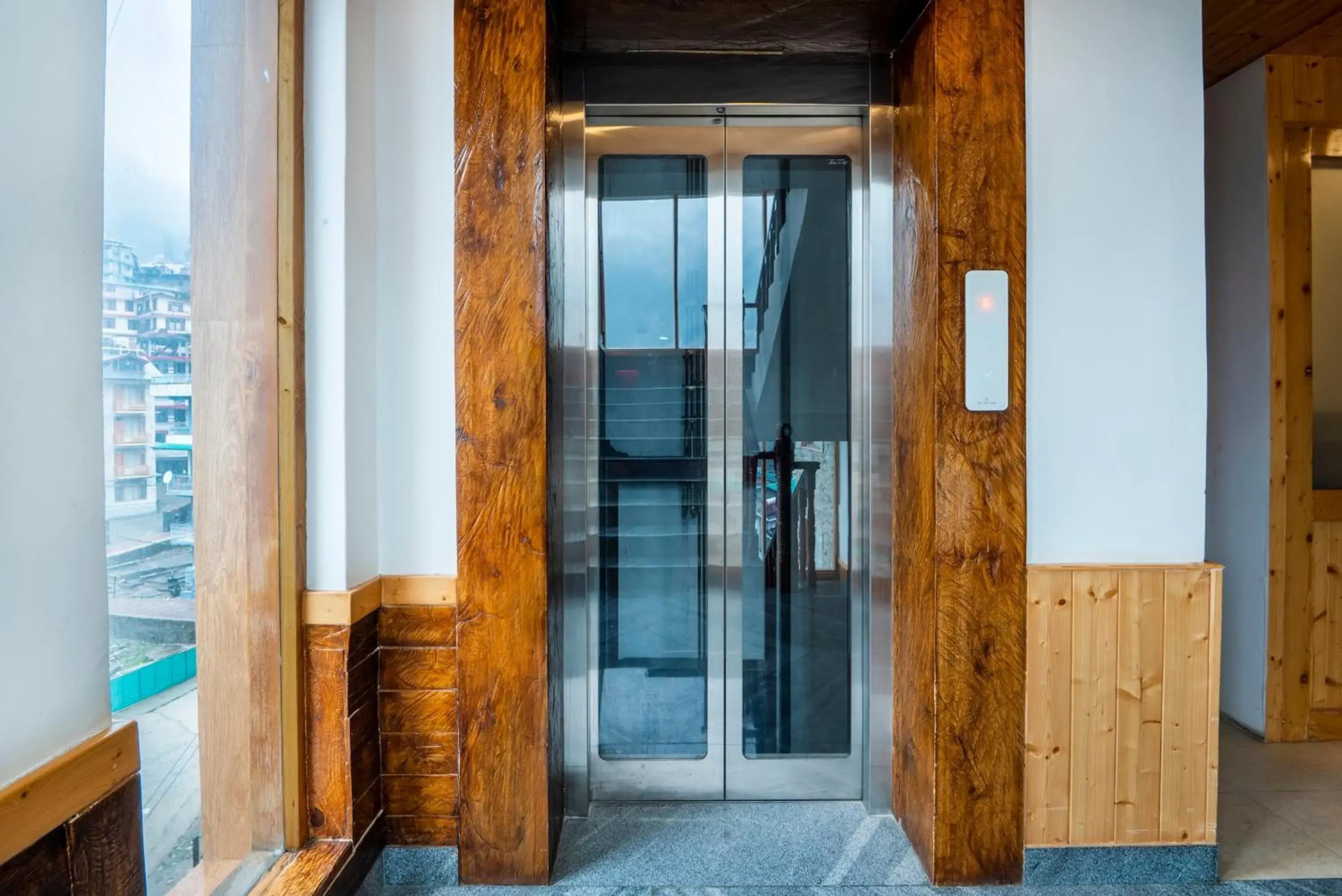 elevator in Treebo Premium Sattva With Mountain View elevator in Treebo Premium Sattva With Mountain View