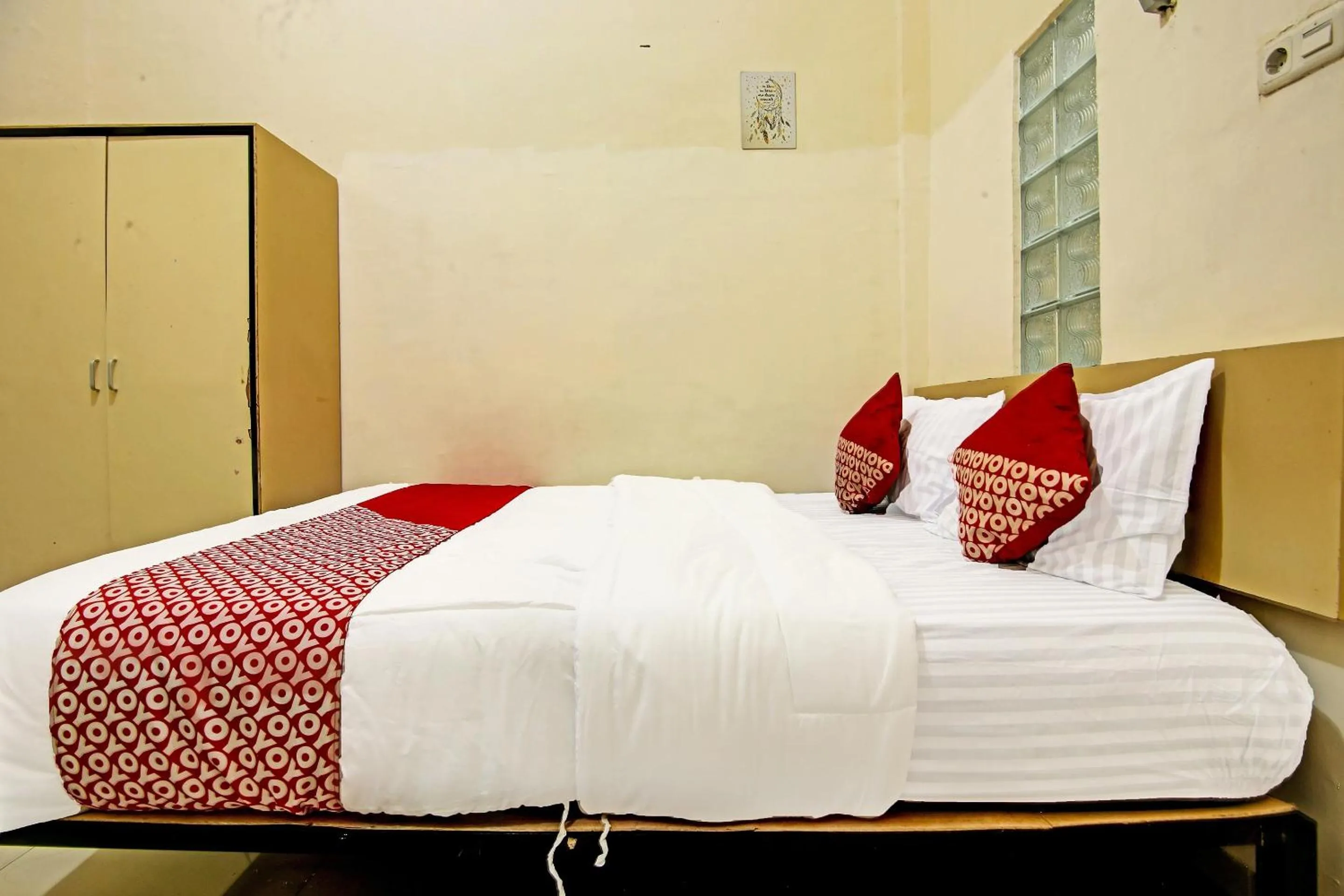 Bedroom, Bed in OYO Life 91268 Homestay Bu Erma Syariah