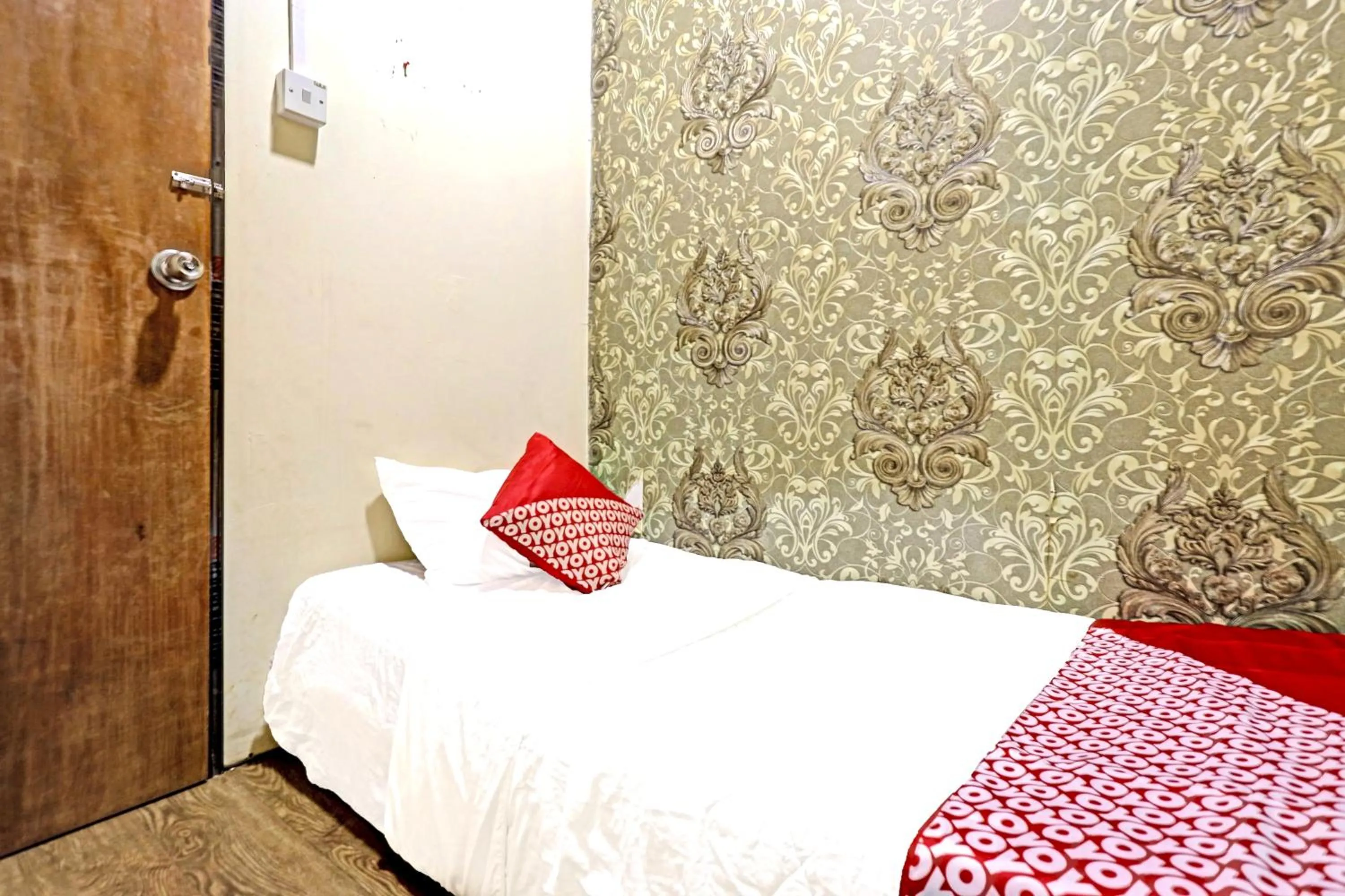 Photo of the whole room, Bed in Hotel O Sar Inn