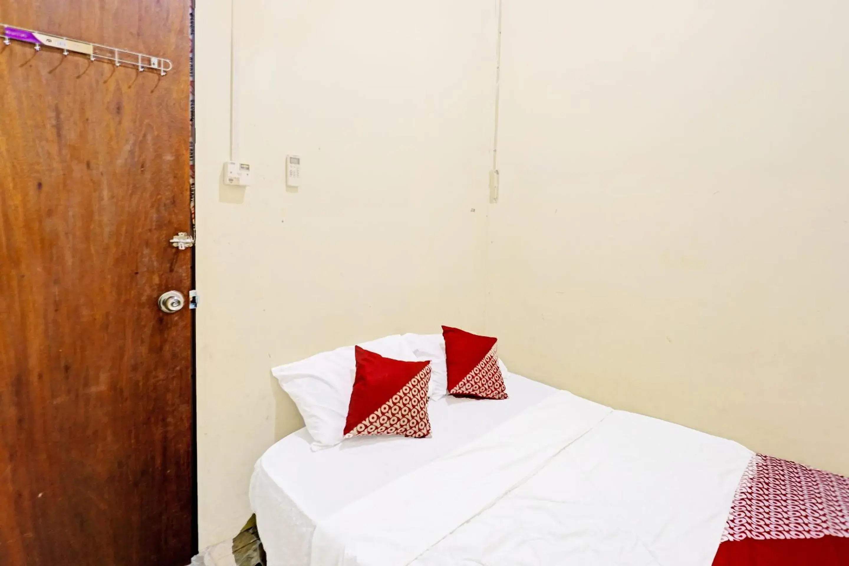 Photo of the whole room, Bed in Hotel O Sar Inn Photo of the whole room, Bed in Hotel O Sar Inn