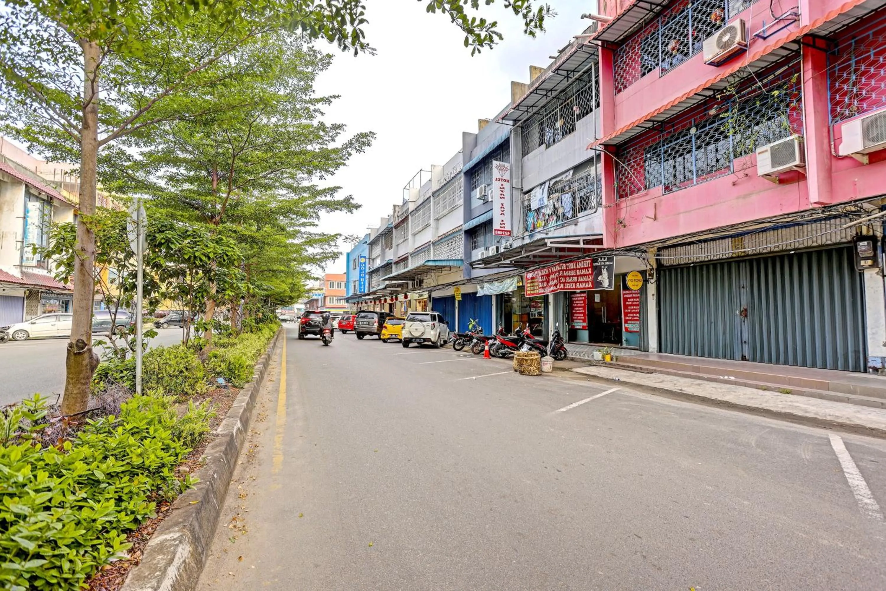 Property building in Hotel O Sar Inn