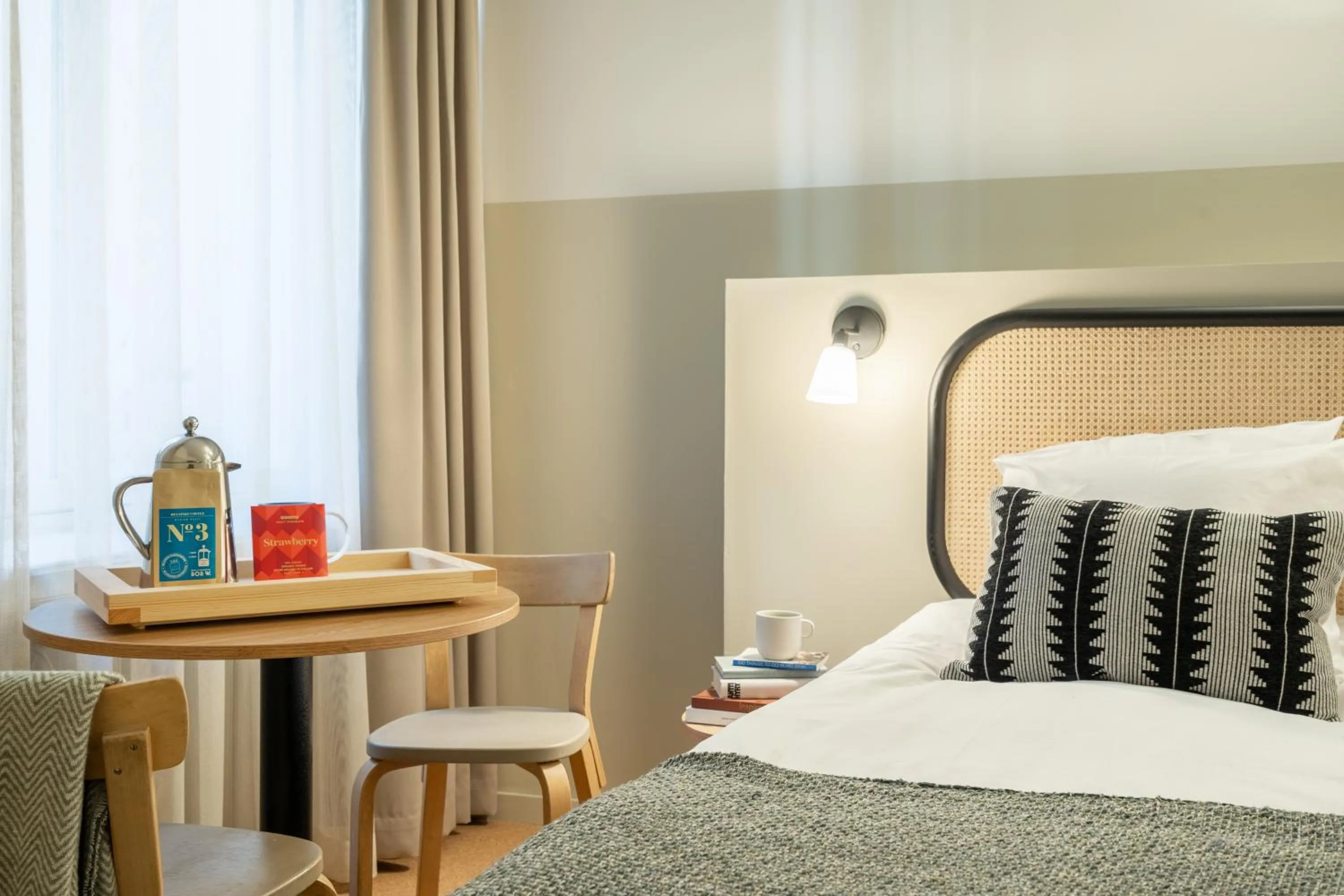 Bed in Bob W Helsinki Kluuvi