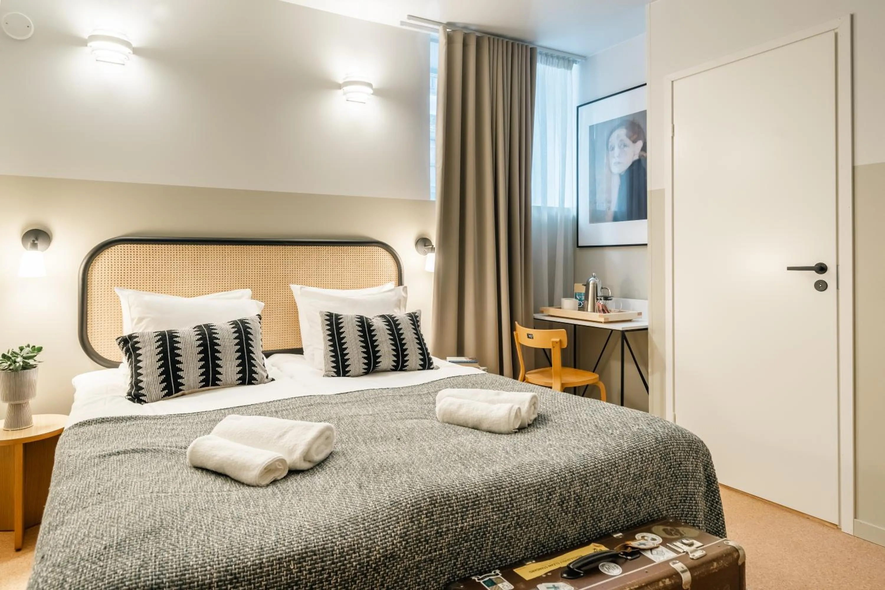 Bed in Bob W Helsinki Kluuvi