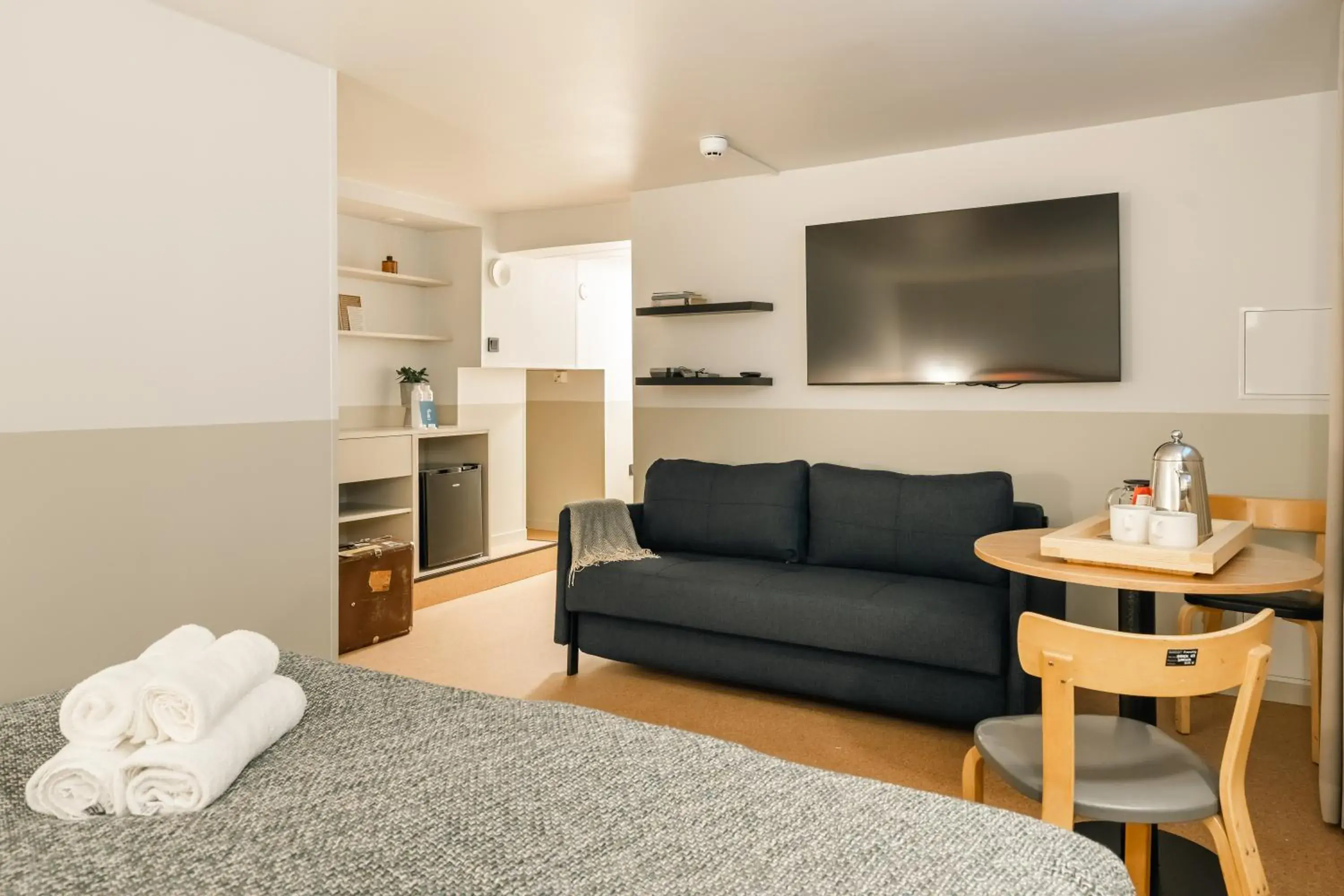 Seating area, Bed in Bob W Kluuvi Seating area, Bed in Bob W Kluuvi