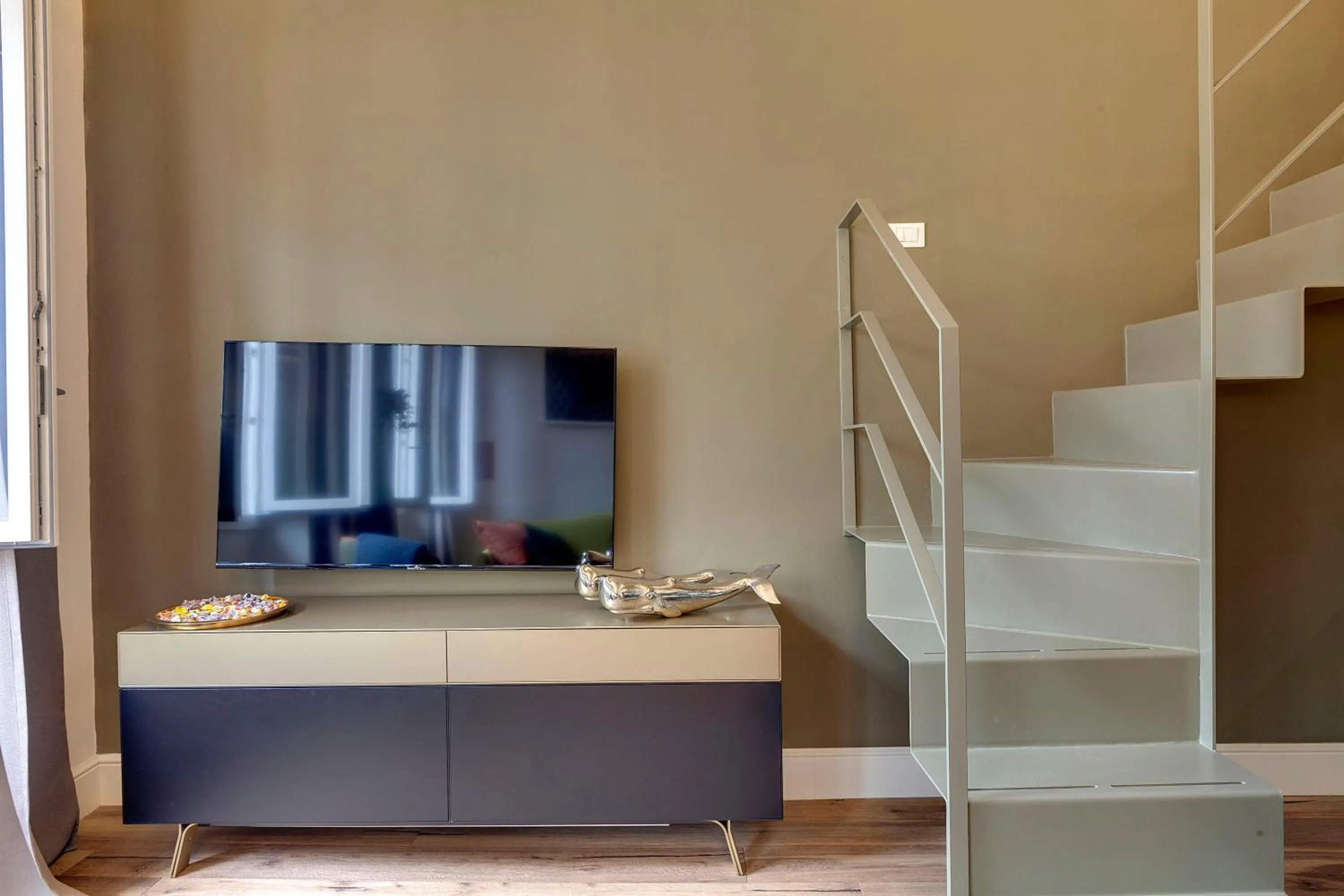 TV and multimedia in Turandot Apartment by Mamo Florence