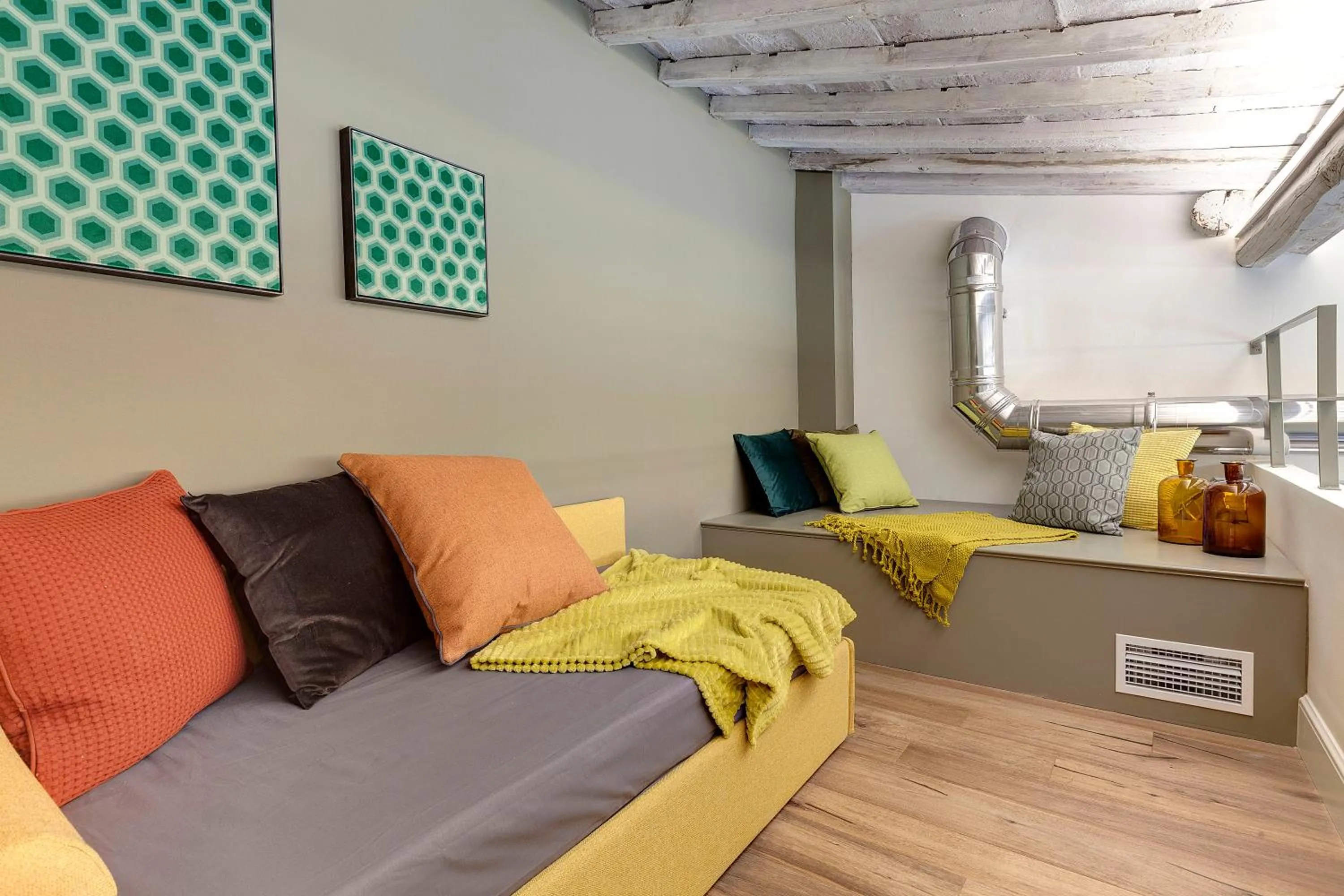Living room in Turandot Apartment by Mamo Florence