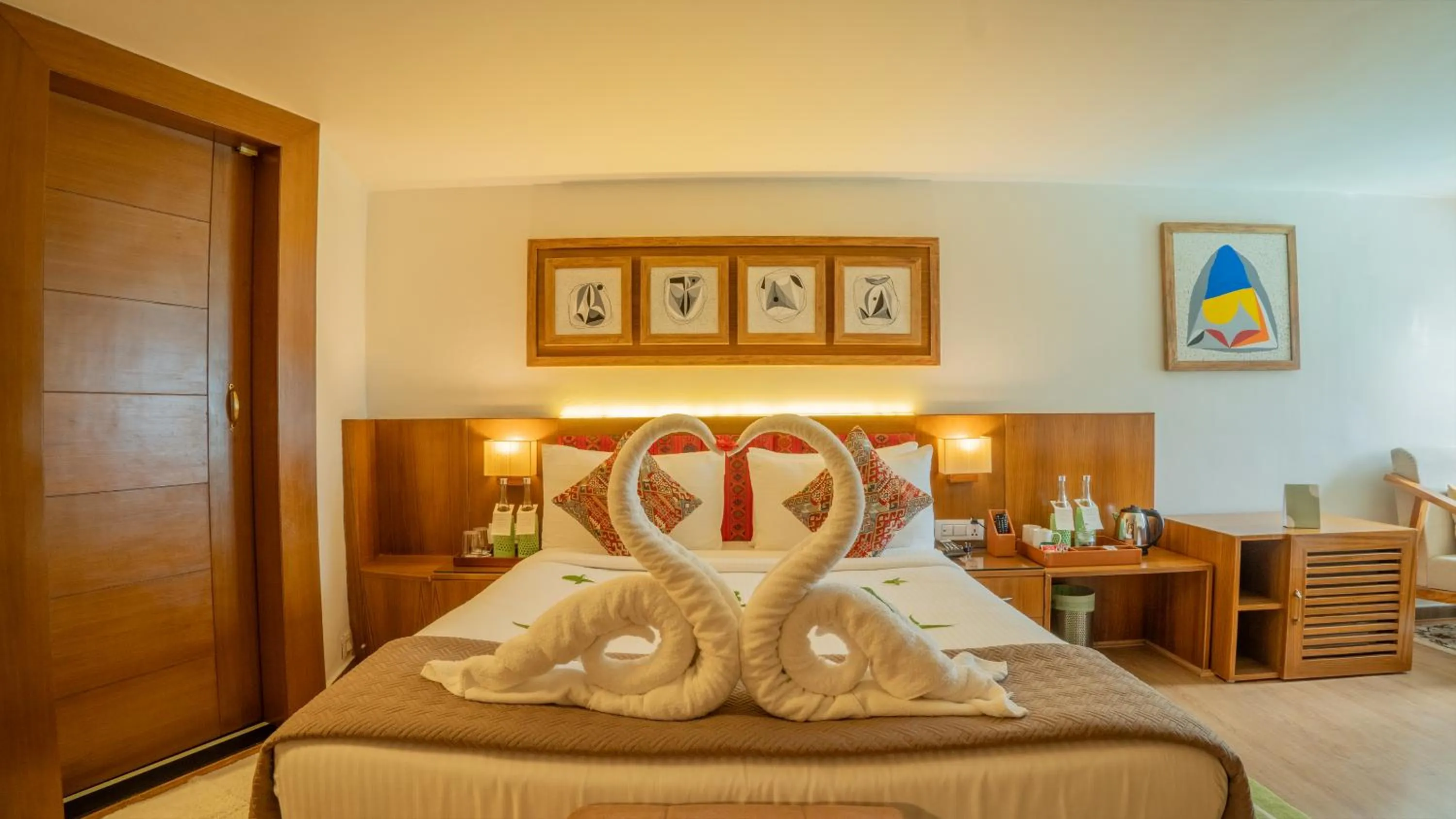 Bedroom, Bed in Tree of Life Eila Art Hotel, Manali