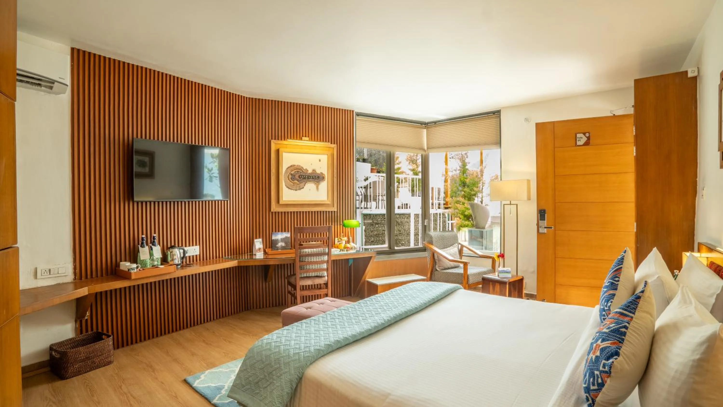 Bedroom, Bed in Tree of Life Eila Art Hotel, Manali