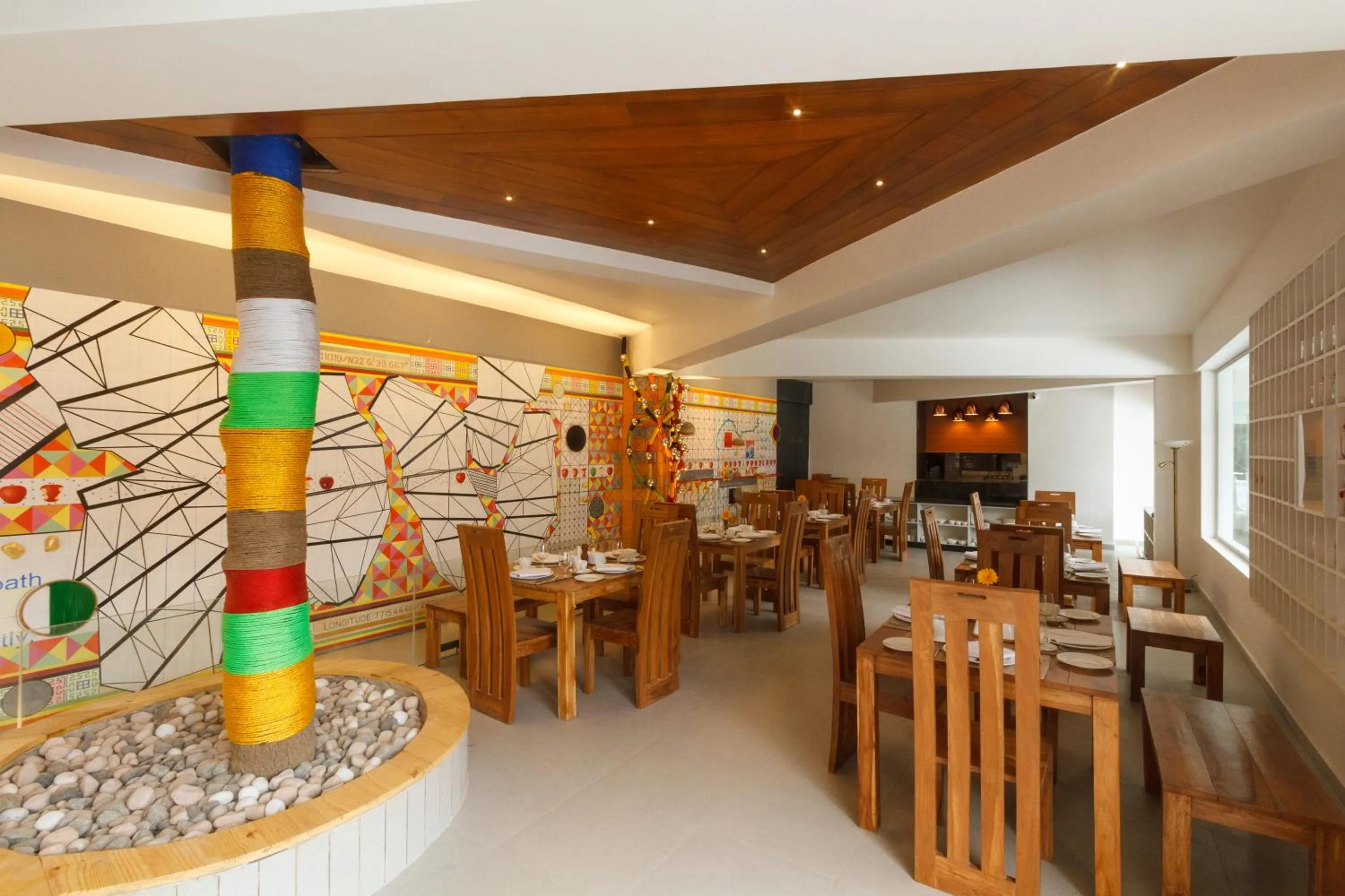 Restaurant/places to eat in Tree of Life Eila Art Hotel, Manali