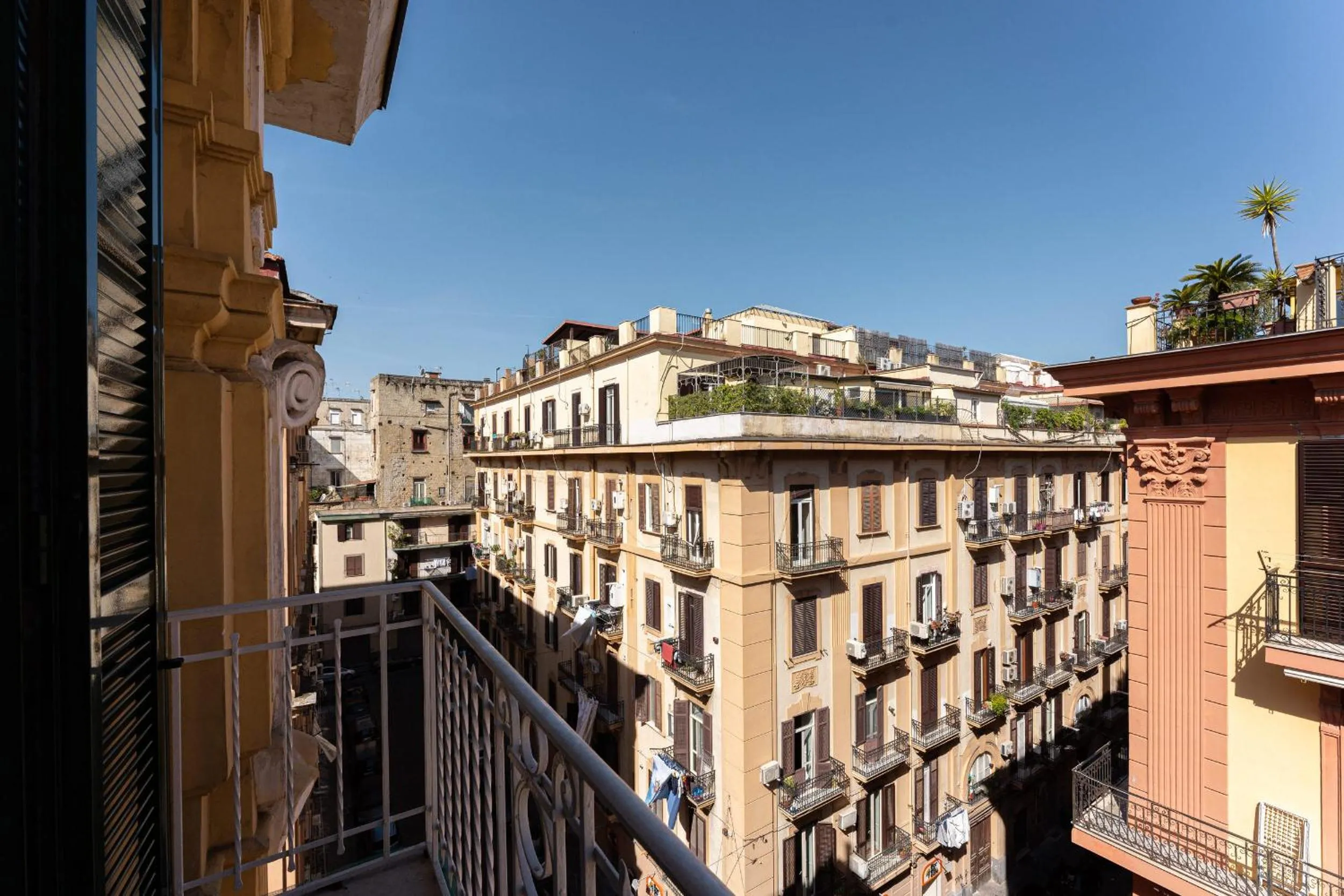 City view in Terrazza San Ferdinando, Napoli