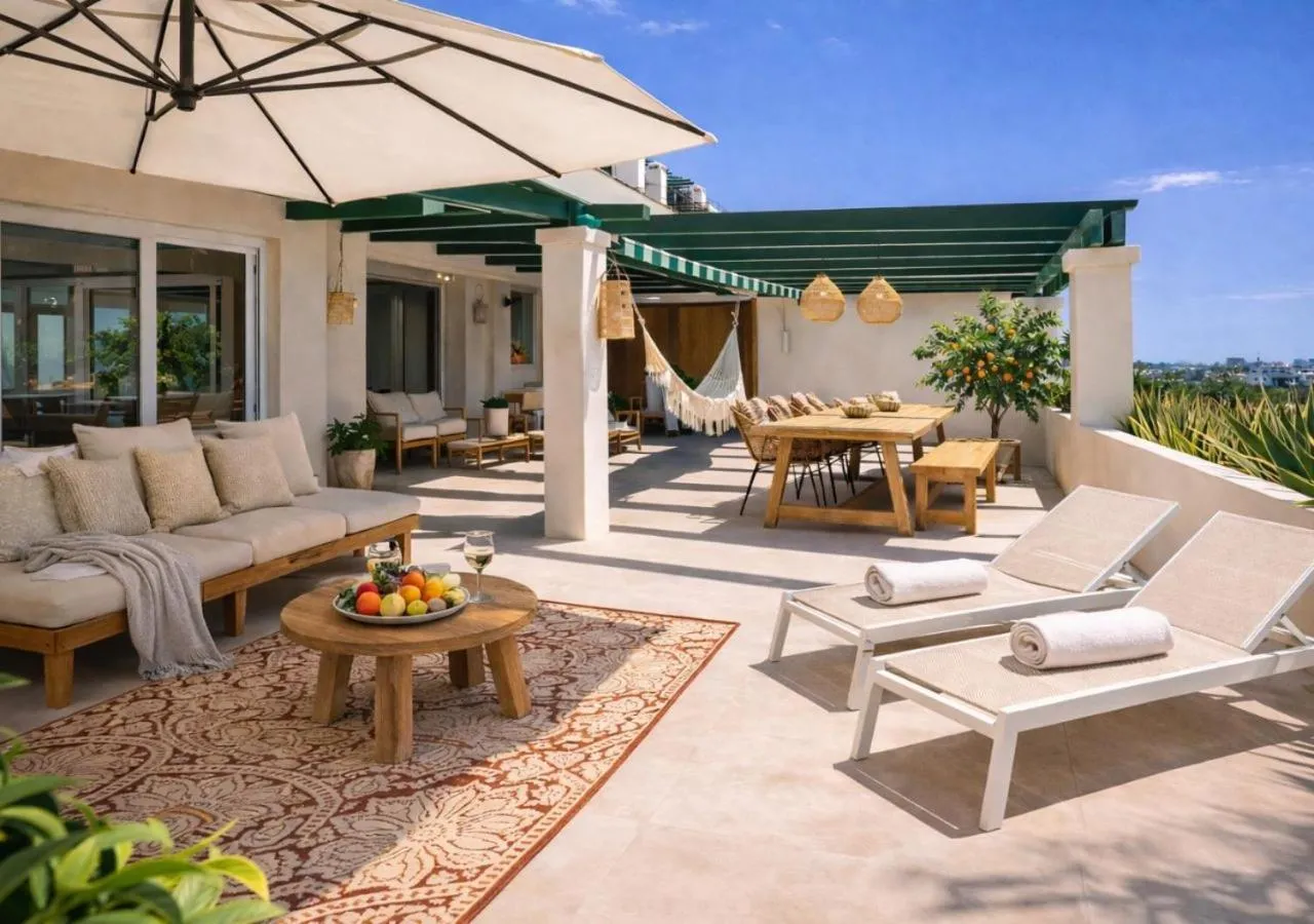 StayatSas Marbella Luxury 2 Bedroom Apartment, 80 m2 Private Terrace, Pools, Walk to Beach & Puerto Banús