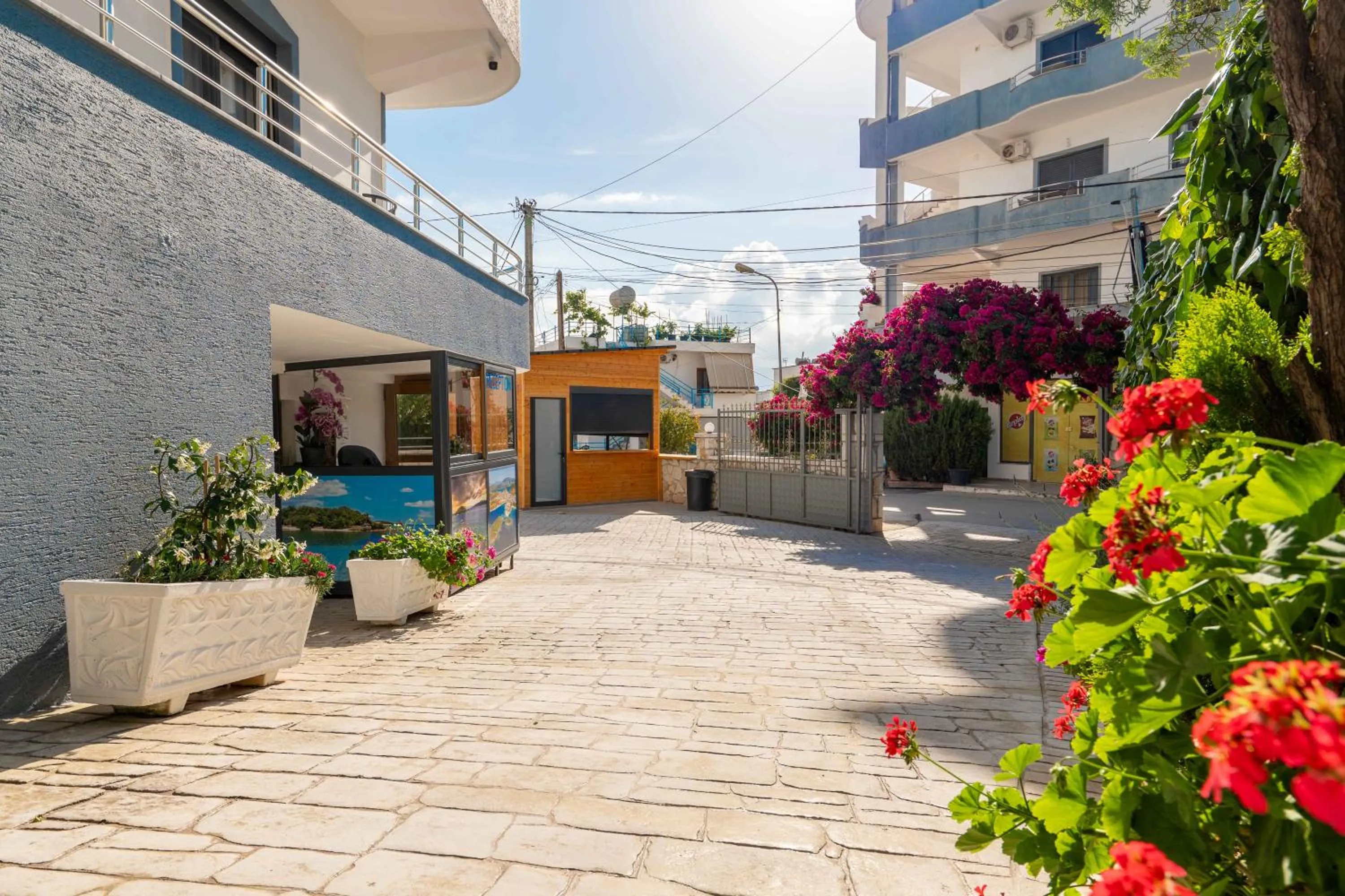 Property building in Villa JIOTA