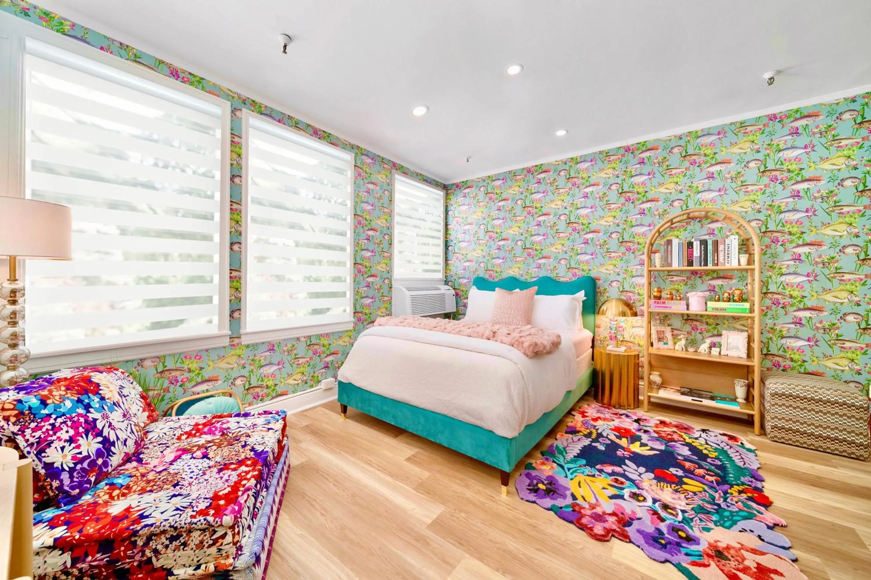 Bed in King Bed Mermaid suite - heart of Palm Beach, free parking included