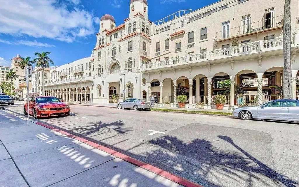 King Bed Mermaid suite - heart of Palm Beach, free parking included