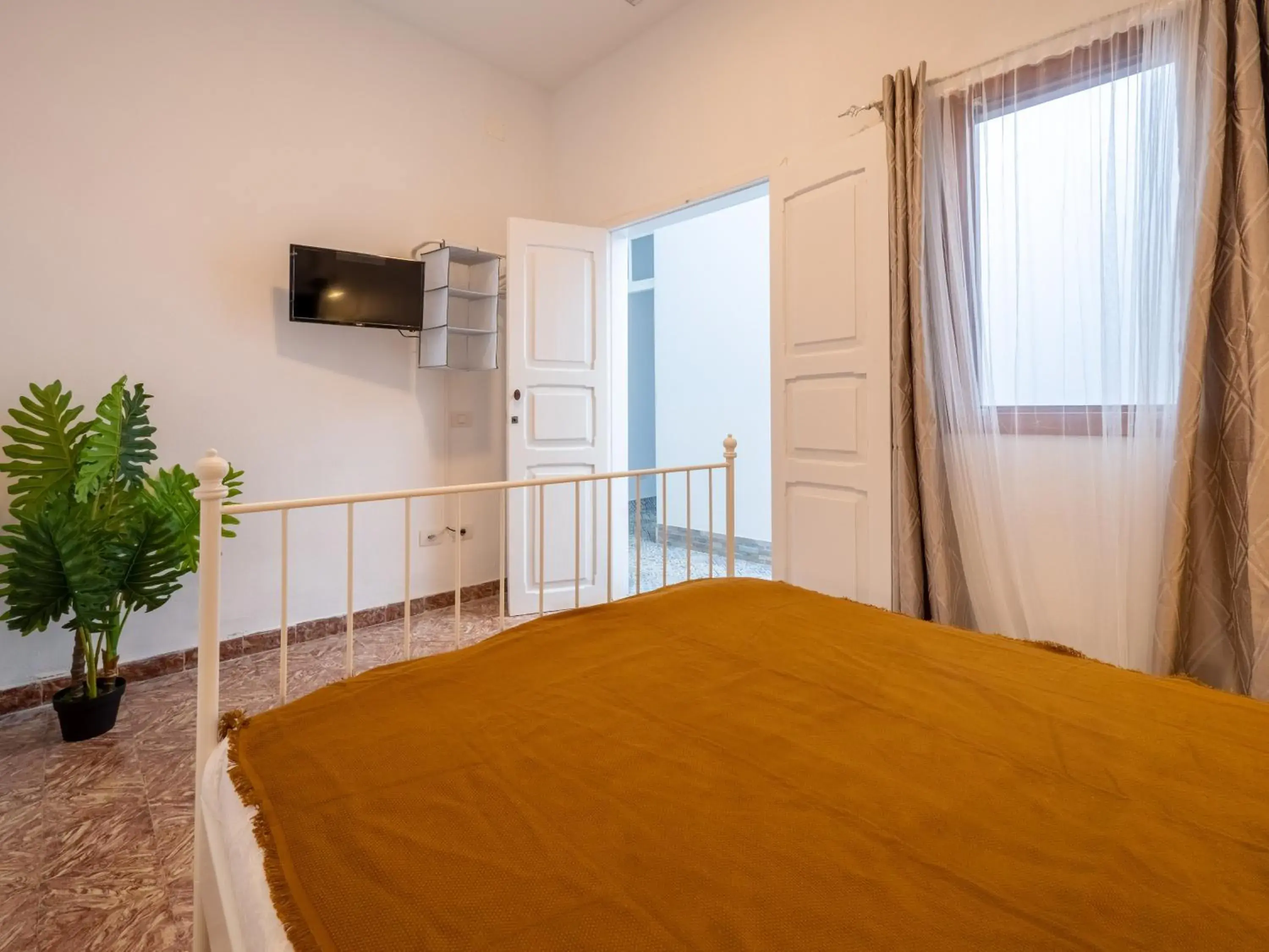 Standard Double Room with Shared Bathroom in El Rincón de los Artistas Standard Double Room with Shared Bathroom in El Rincón de los Artistas