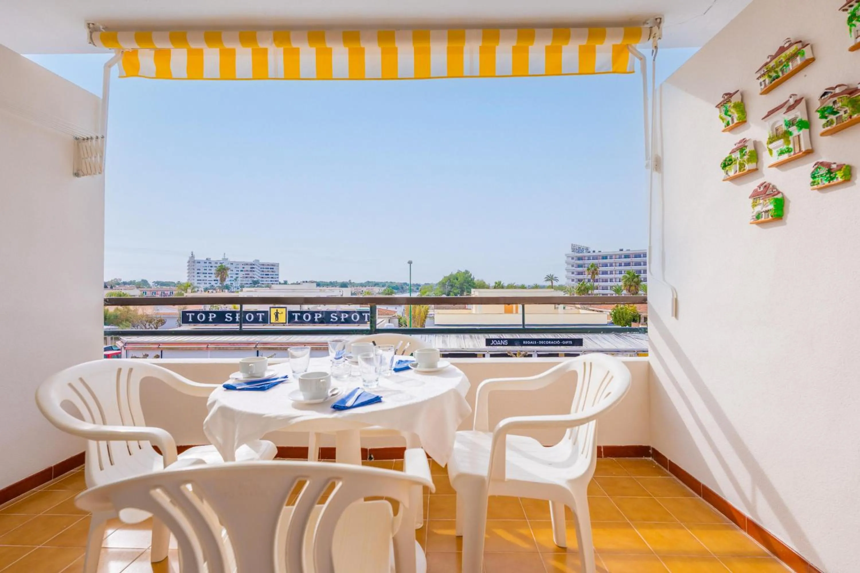 Two-Bedroom Apartment in Sol