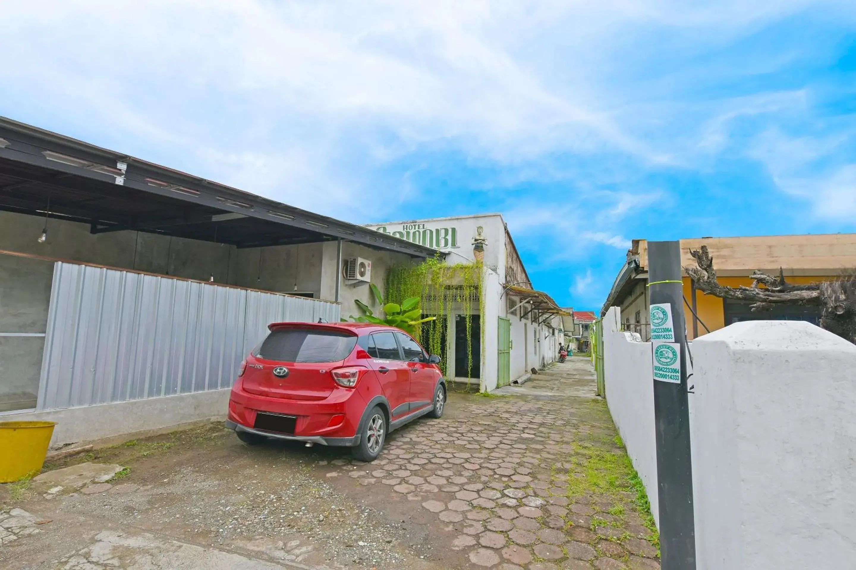 Facade/entrance in Hotel O Arimbi Facade/entrance in Hotel O Arimbi
