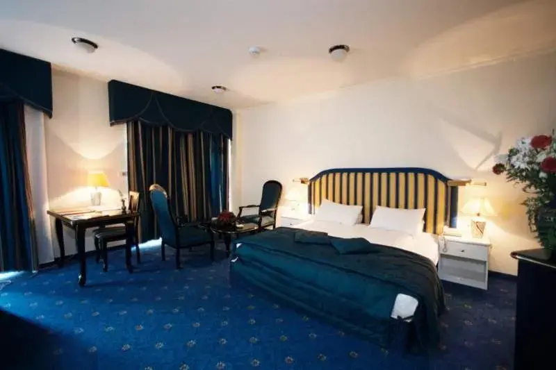 Deluxe Double or Twin Room with Balcony in Addar Hotel Deluxe Double or Twin Room with Balcony in Addar Hotel