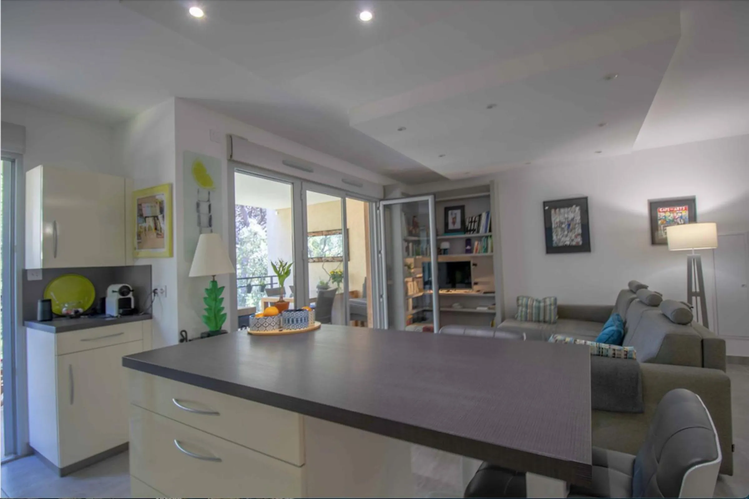 Beautiful 78m With 2 Balconies In Saint Raphaël