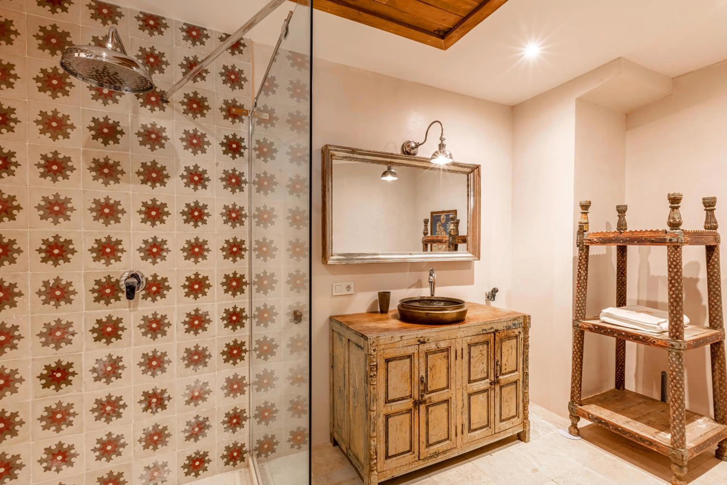 Bathroom in BOMBAYARTE APARTHOTEL TARIFA