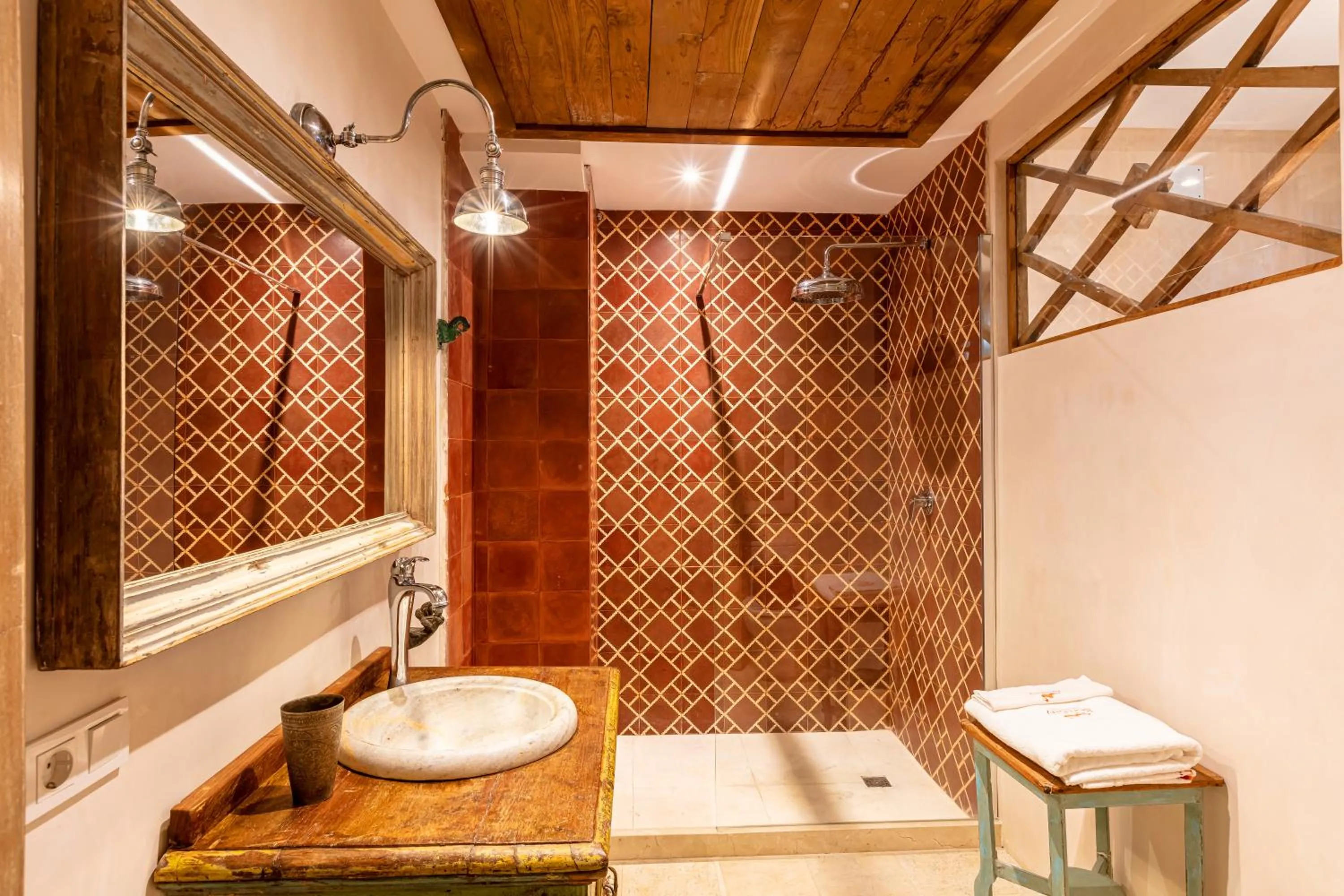 Bathroom in BOMBAYARTE APARTHOTEL TARIFA