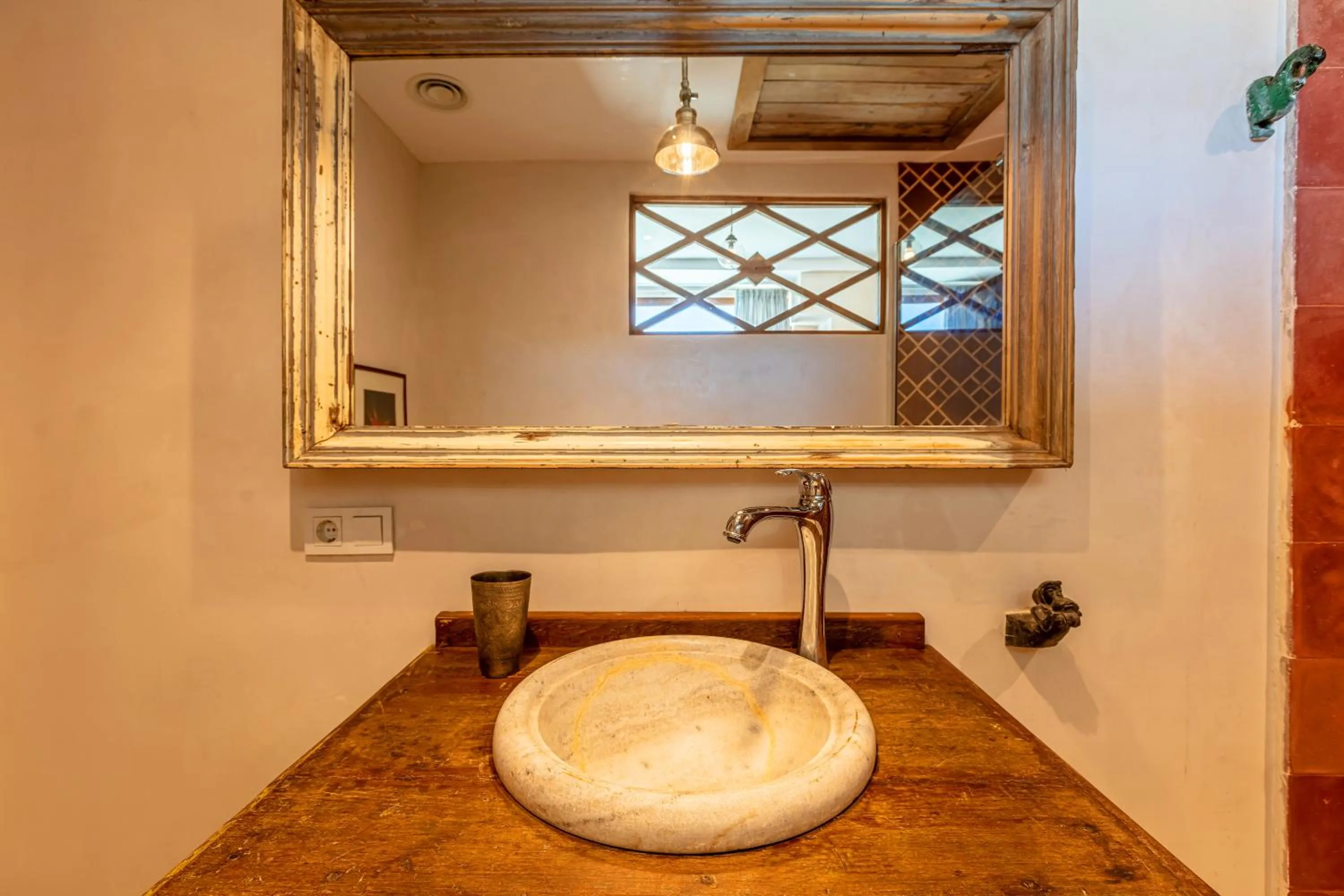 BOMBAYARTE APARTHOTEL TARIFA