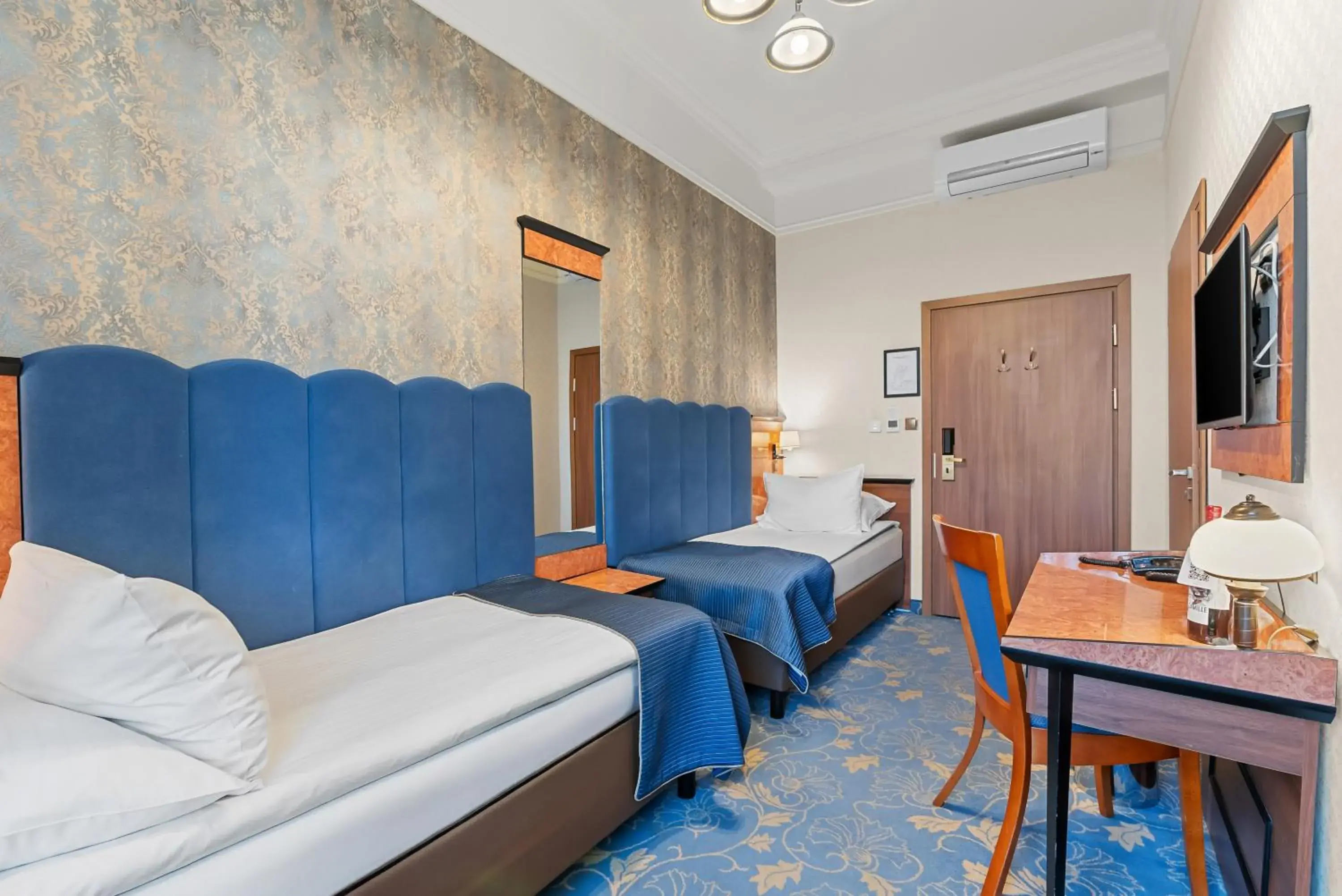 Business Twin Room in Hotel Diament Plaza Gliwice Business Twin Room in Hotel Diament Plaza Gliwice