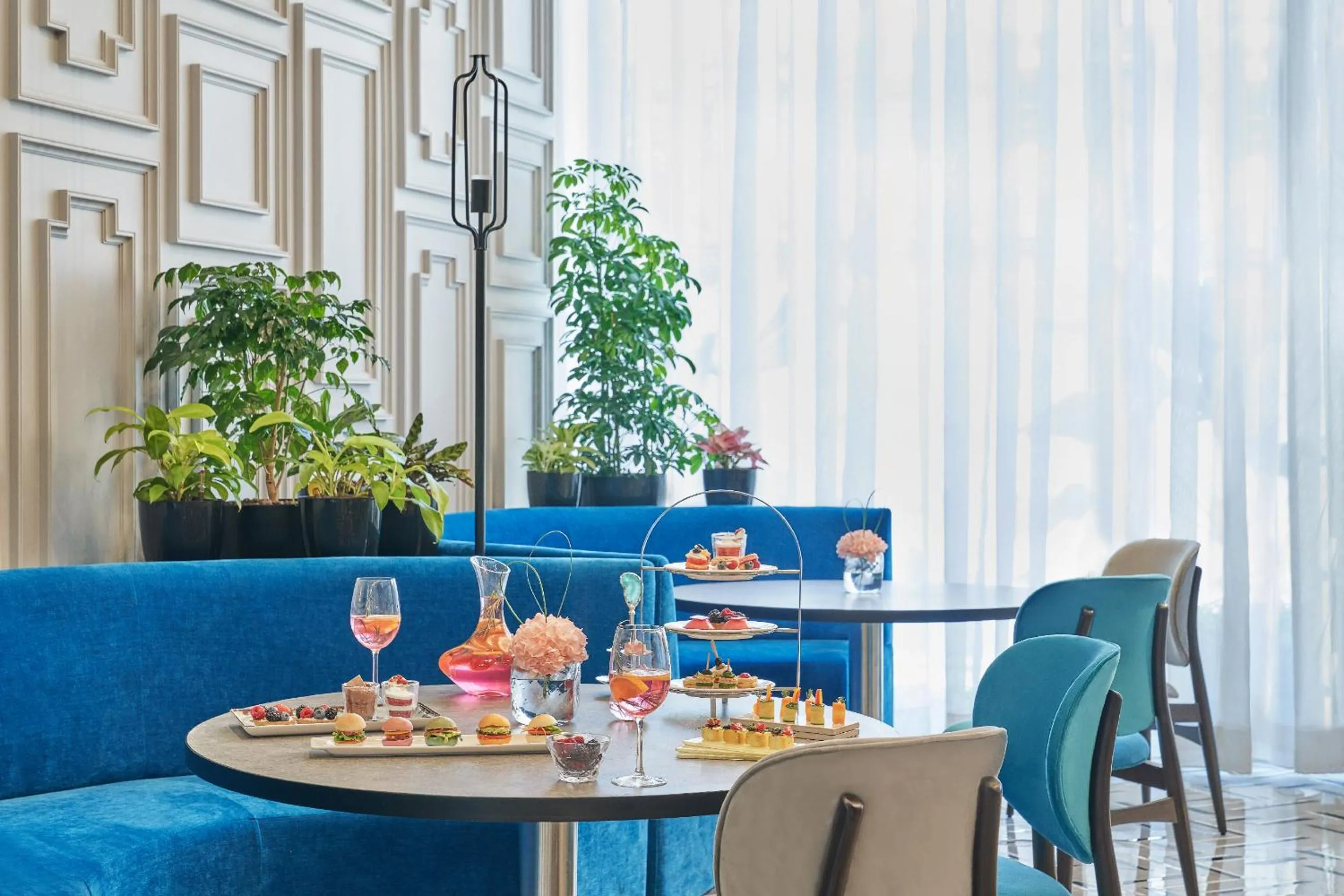 Restaurant/places to eat in Vivanta Navi Mumbai Turbhe