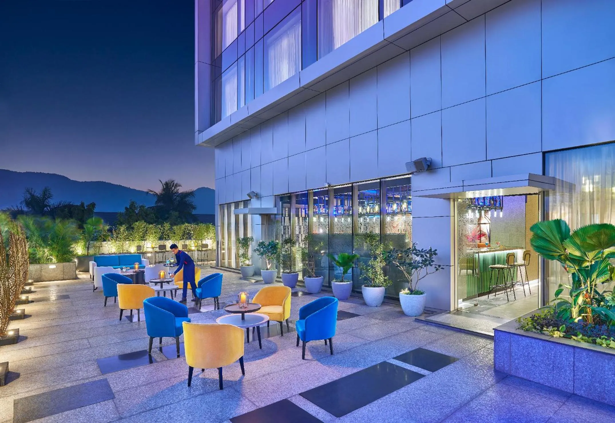 Lounge or bar in Vivanta Navi Mumbai Turbhe