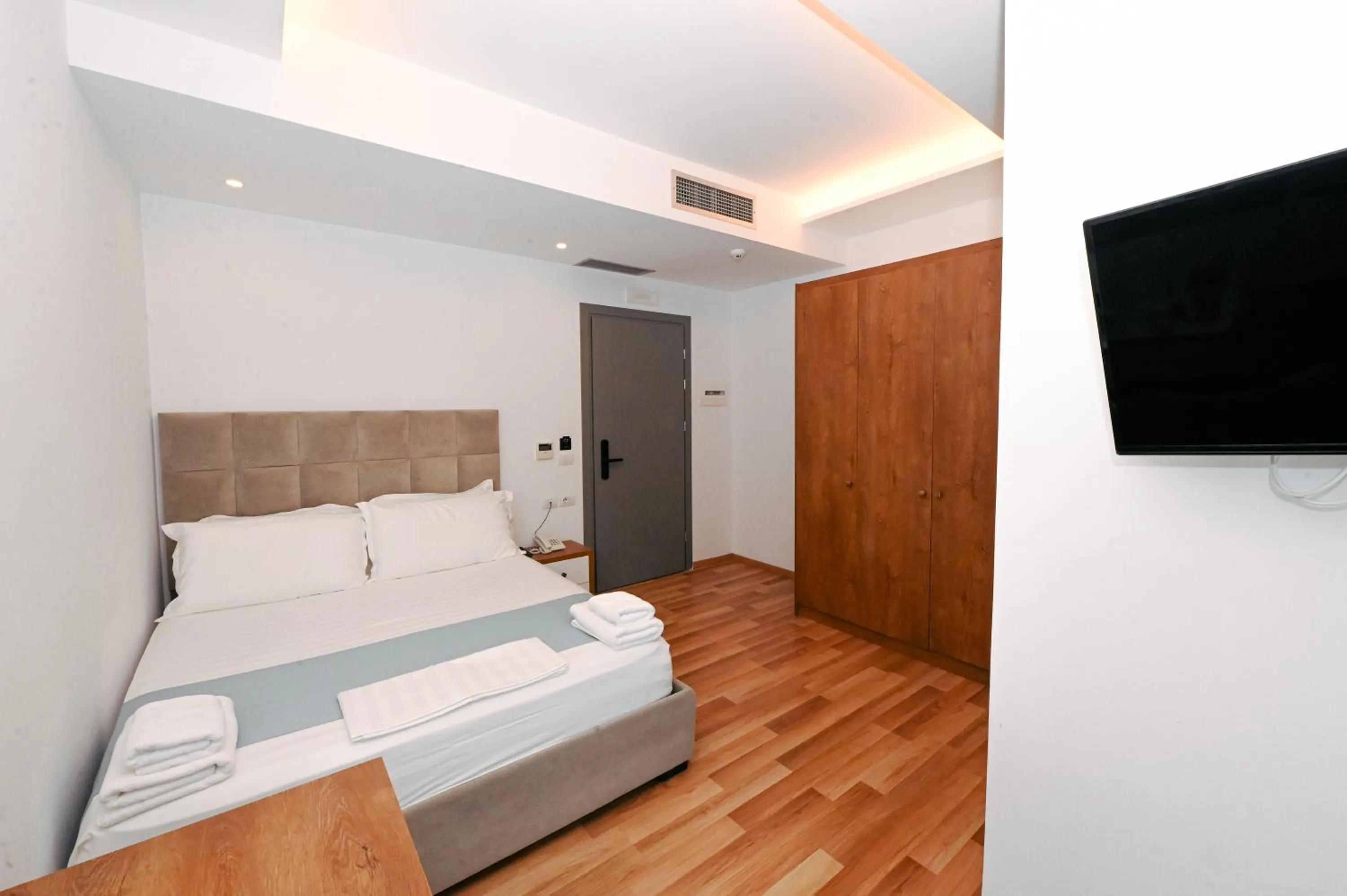 Bedroom, Bed in Bianco Hotel