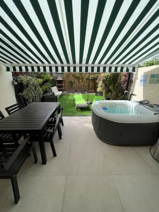 Relaxing Garden Los Cristianos con Jacuzzi y Barbacoa