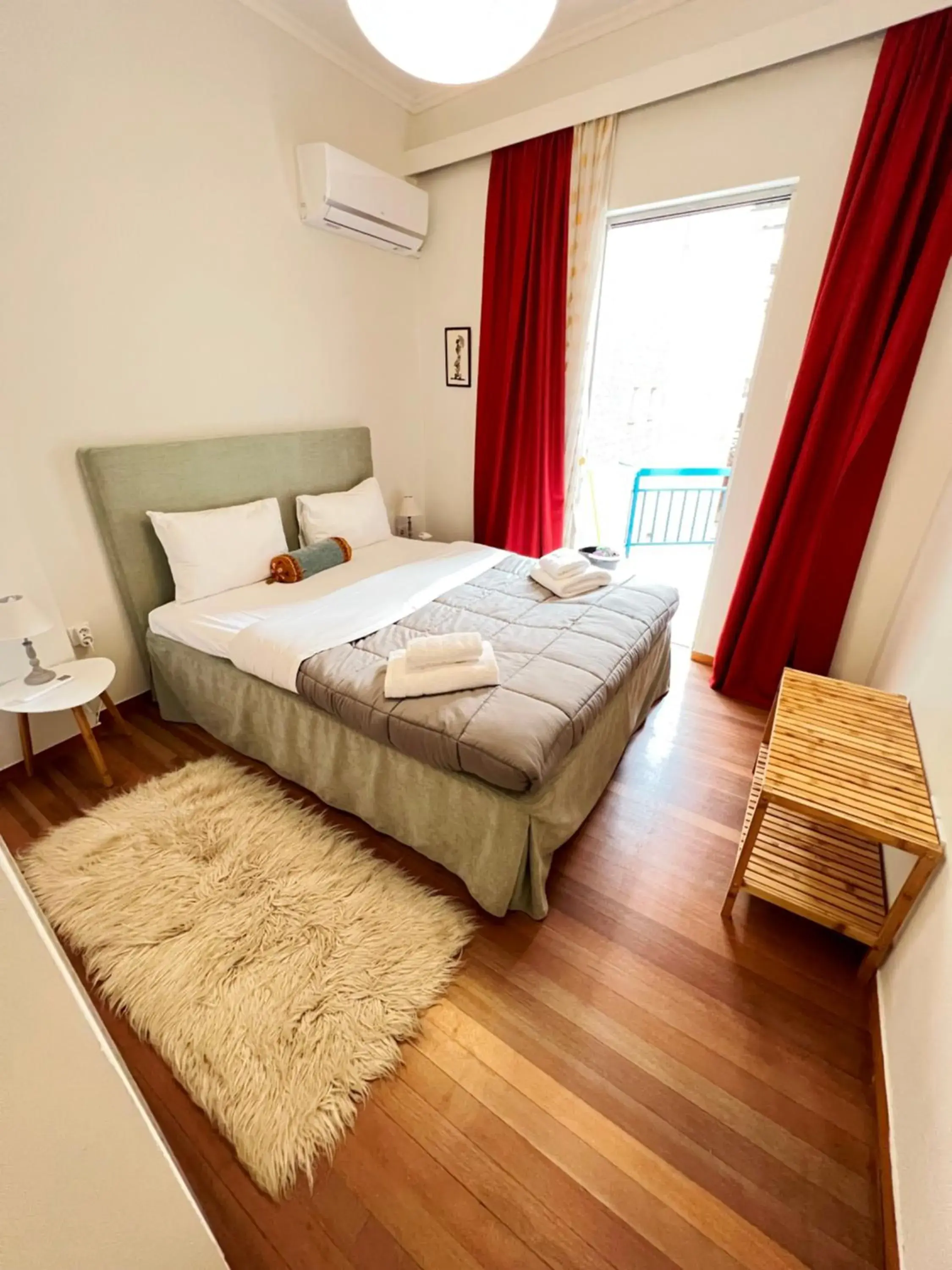 Two-Bedroom Apartment in A Stroll to the Acropolis - By Athenian Homes Two-Bedroom Apartment in A Stroll to the Acropolis - By Athenian Homes
